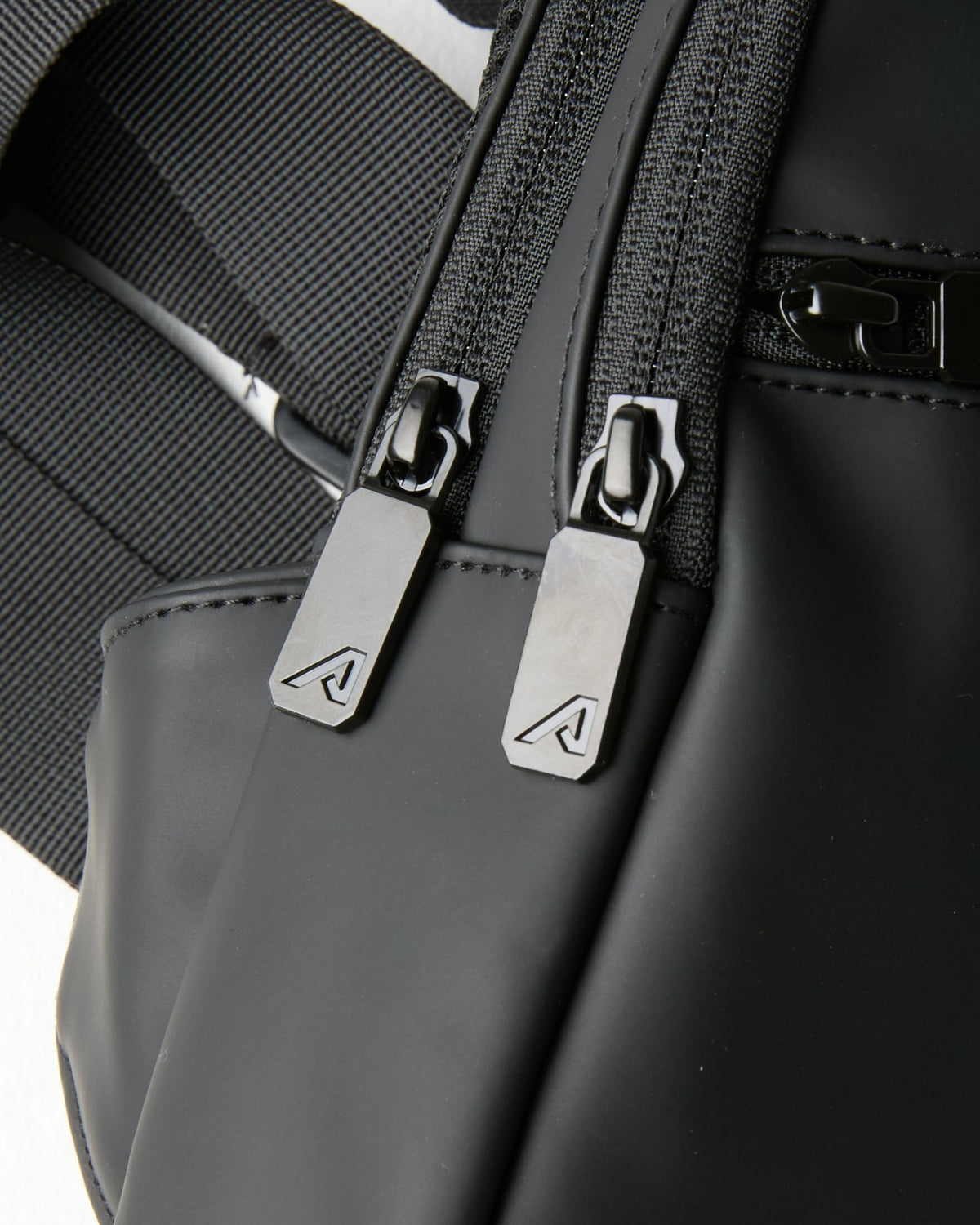 Voyage Crossbody Bag - Black - Workout Clothes | Alphalete