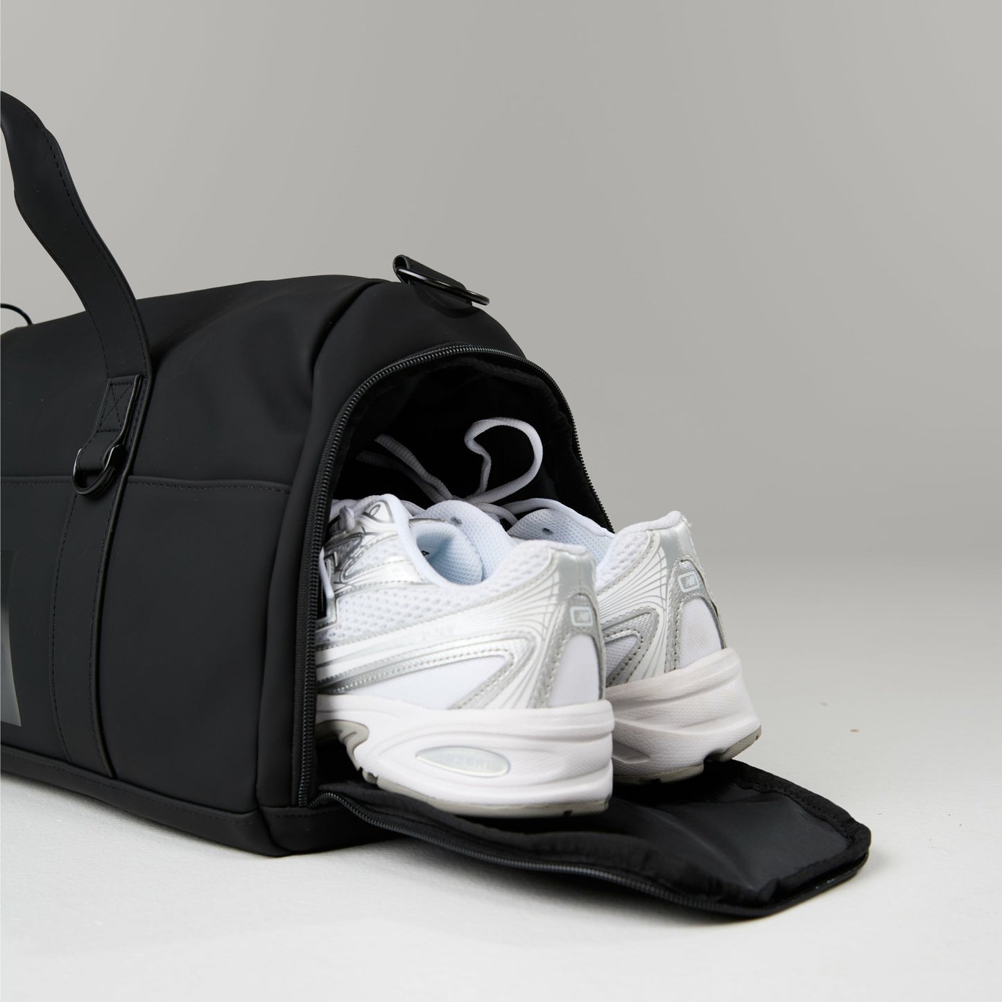 Voyage Duffle Bag - Black - Workout Clothes | Alphalete