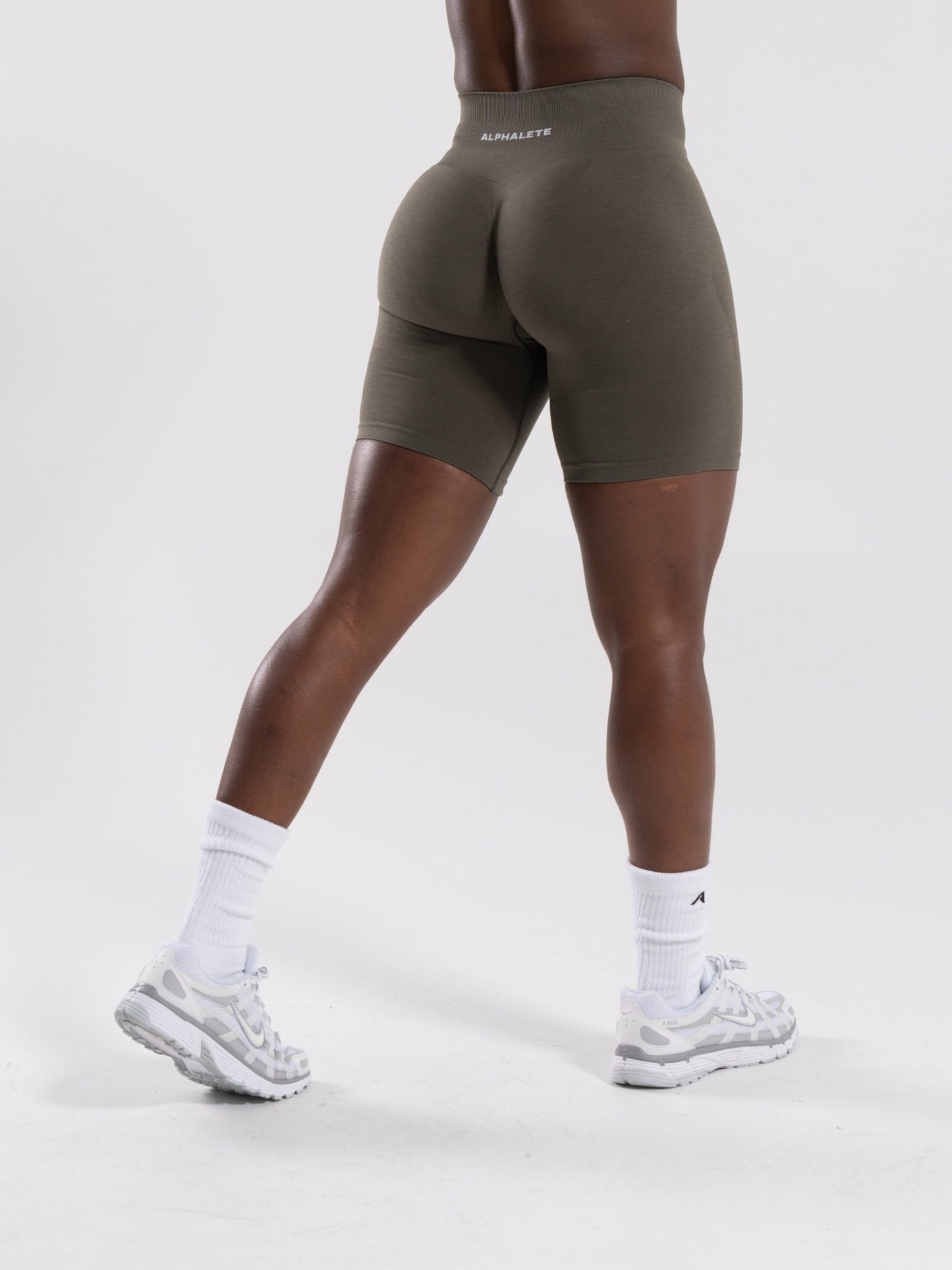 Pump Mid Rise Biker Short - Khaki | Alphalete
