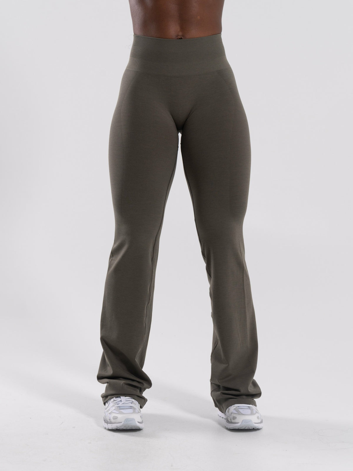 Pump Mid Rise Flared Pant - Khaki | Alphalete