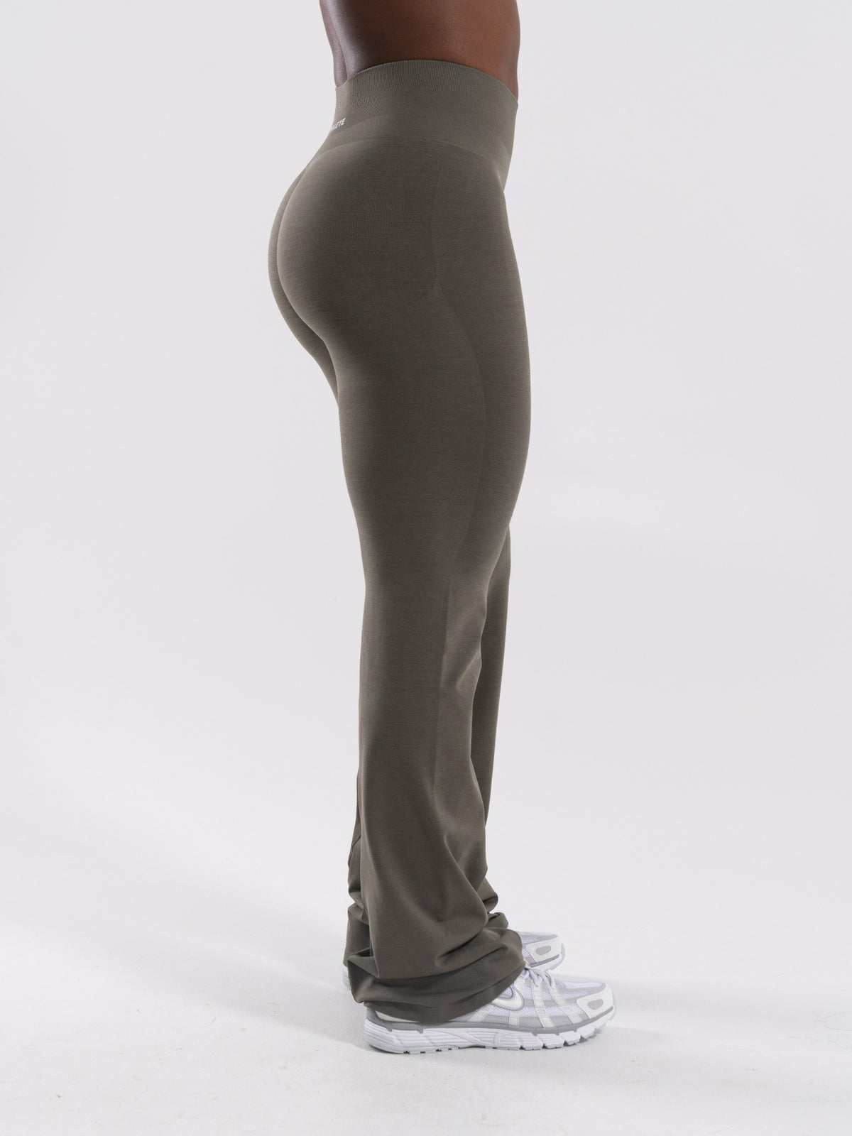 Pump Mid Rise Flared Pant - Khaki | Alphalete