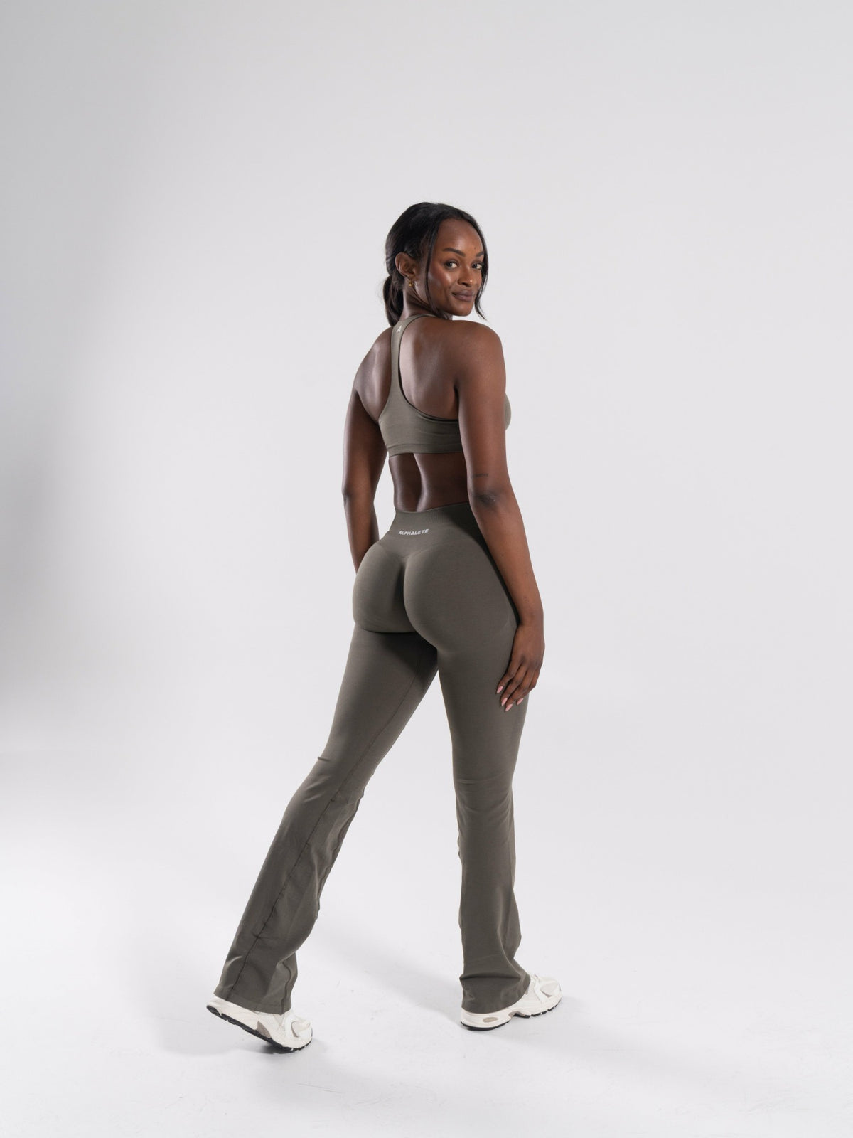 Pump Mid Rise Flared Pant Long - Khaki | Alphalete
