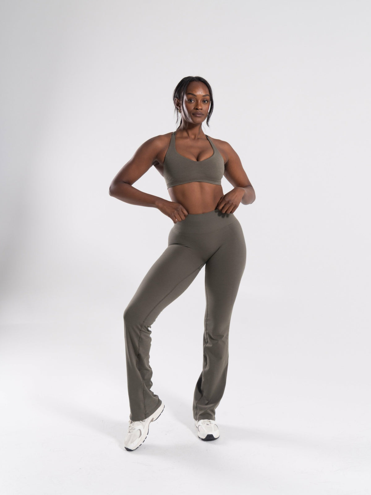 Pump Mid Rise Flared Pant Long - Khaki | Alphalete