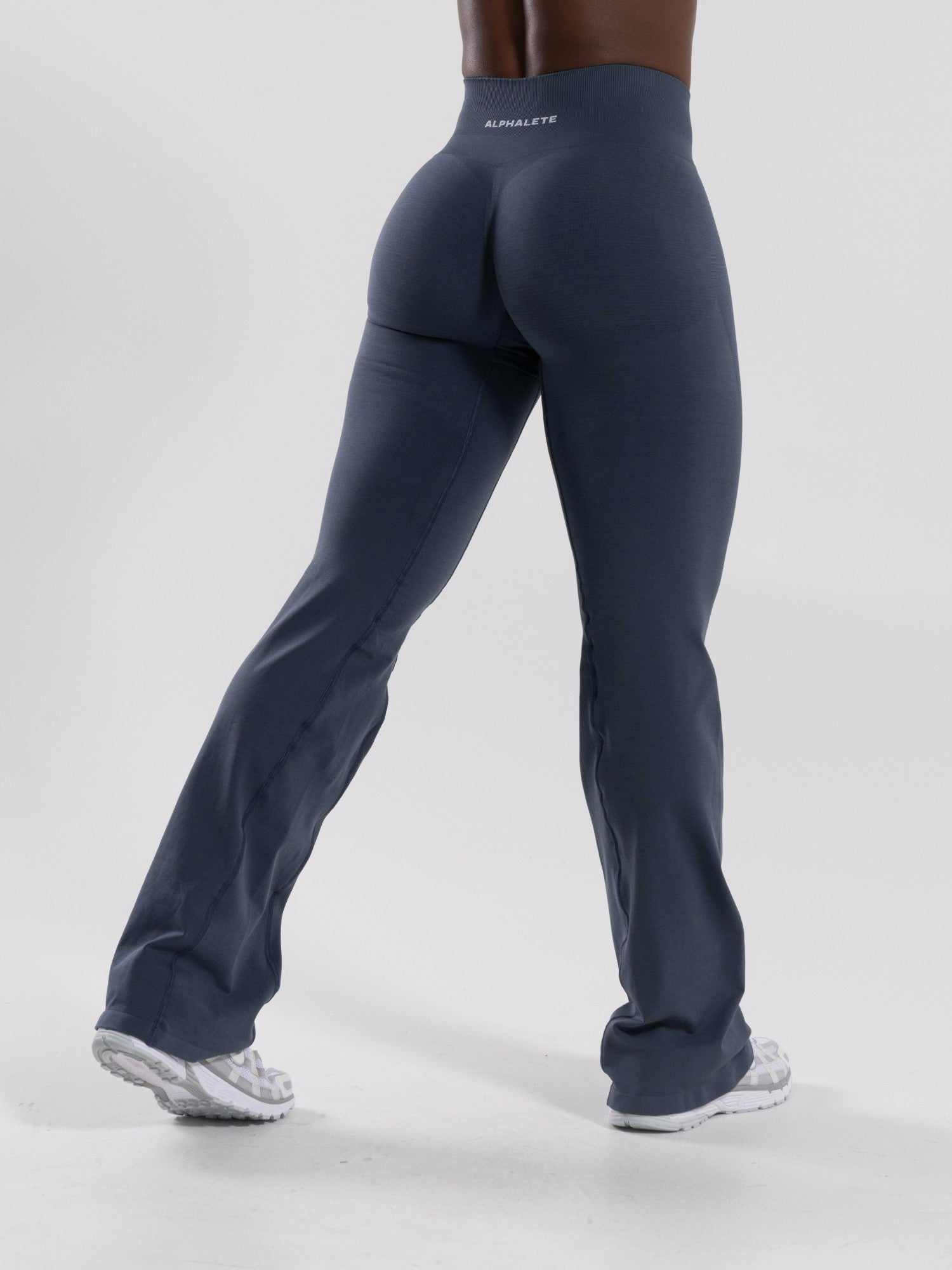 Pump Mid Rise Flared Pant - Dusty Navy | Alphalete