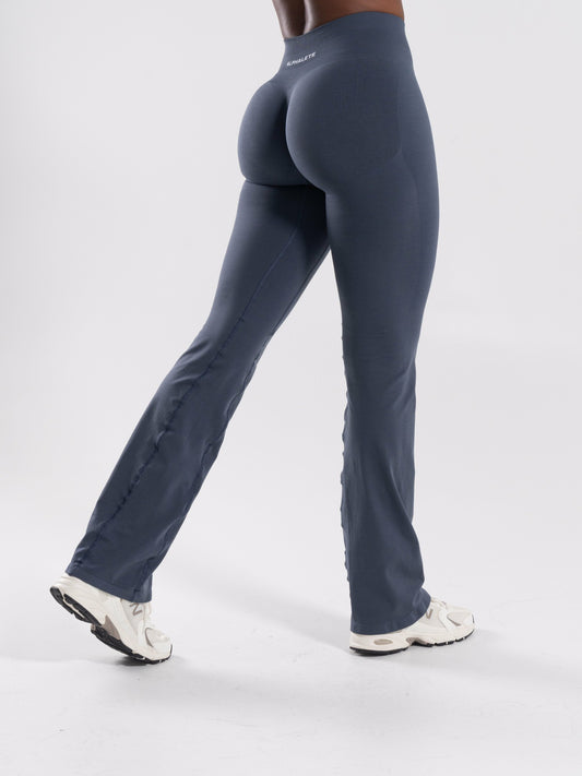 Pump Mid Rise Flared Pant Long - Dusty Navy | Alphalete