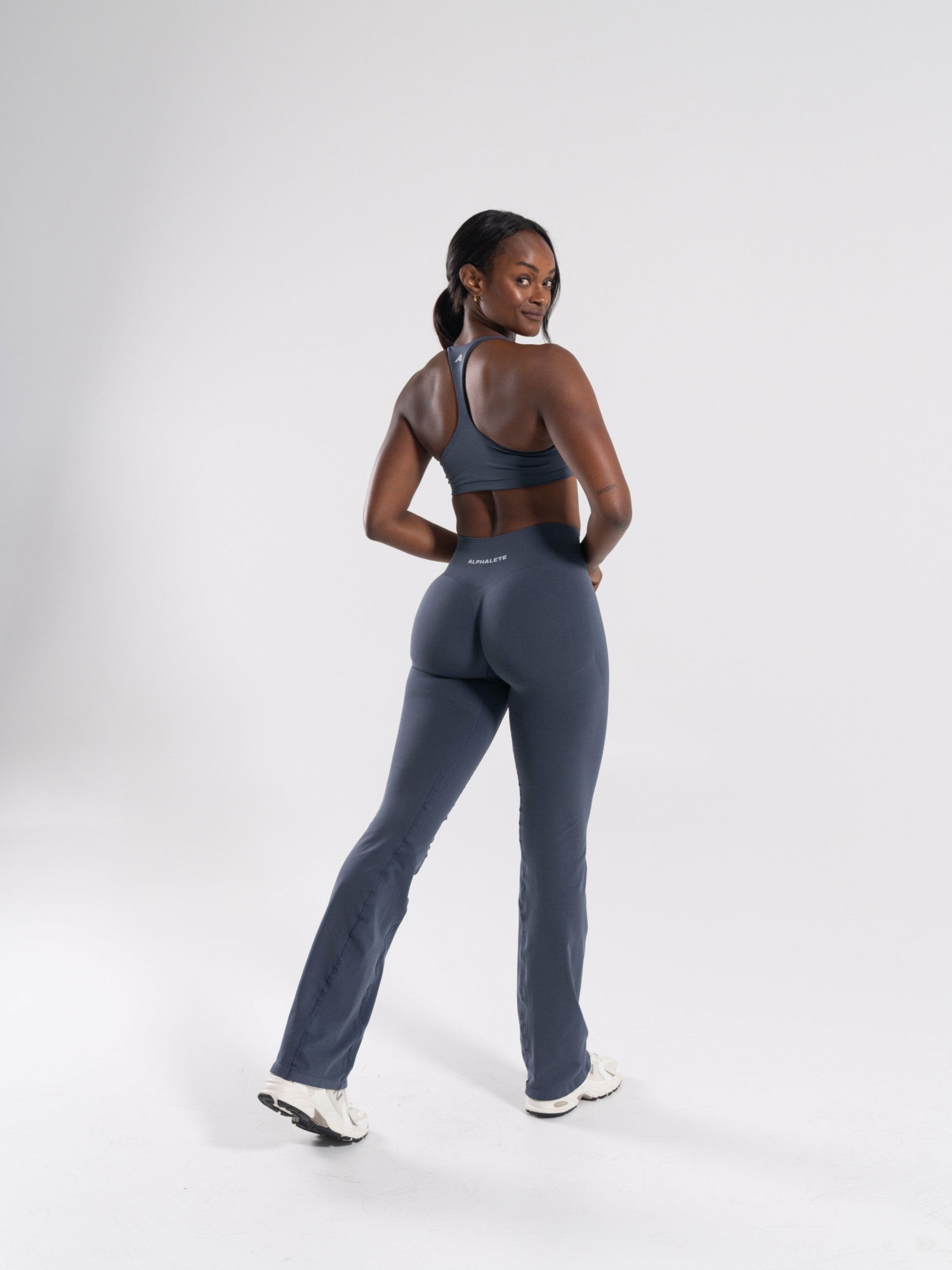 Pump Mid Rise Flared Pant Long - Dusty Navy | Alphalete