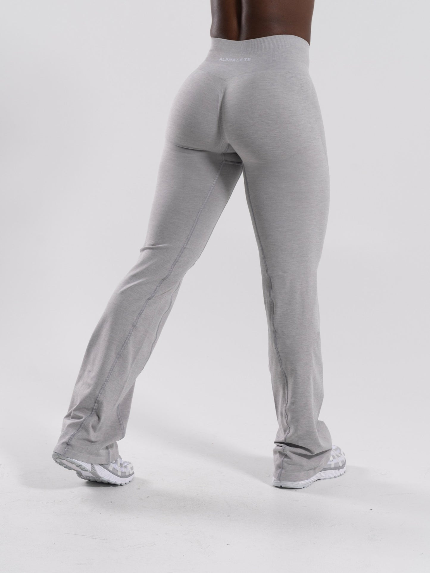Pump Mid Rise Flared Pant - LT Heather | Alphalete