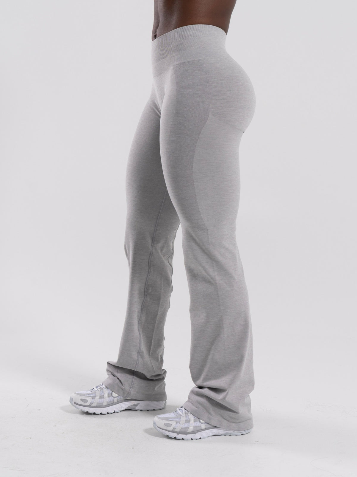 Pump Mid Rise Flared Pant - LT Heather | Alphalete