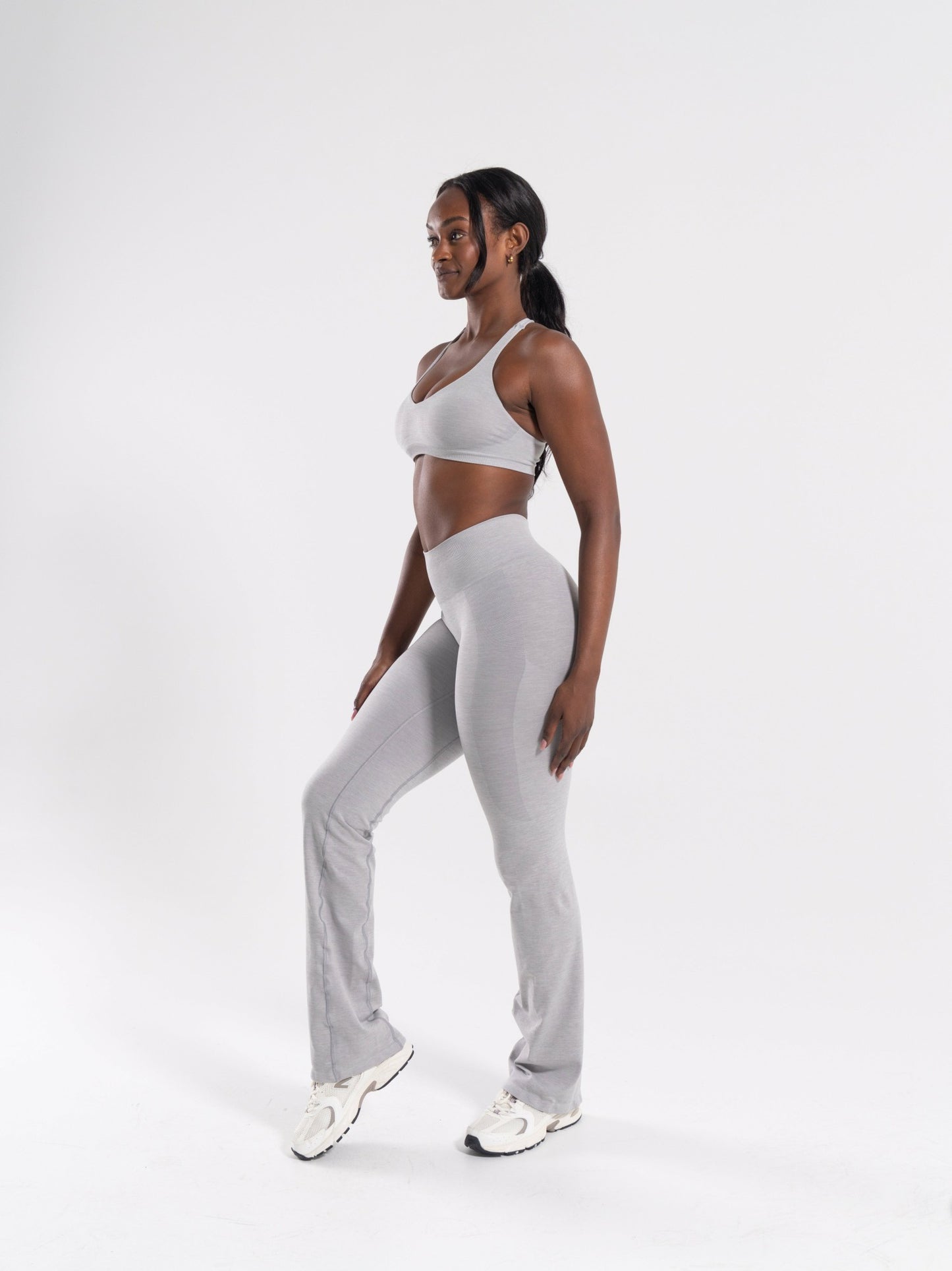 Pump Mid Rise Flared Pant Long - LT Heather | Alphalete