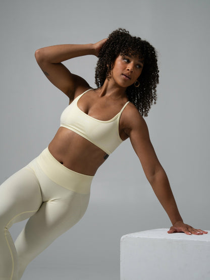 Contour Mid Rise Legging - Buttercream | Alphalete