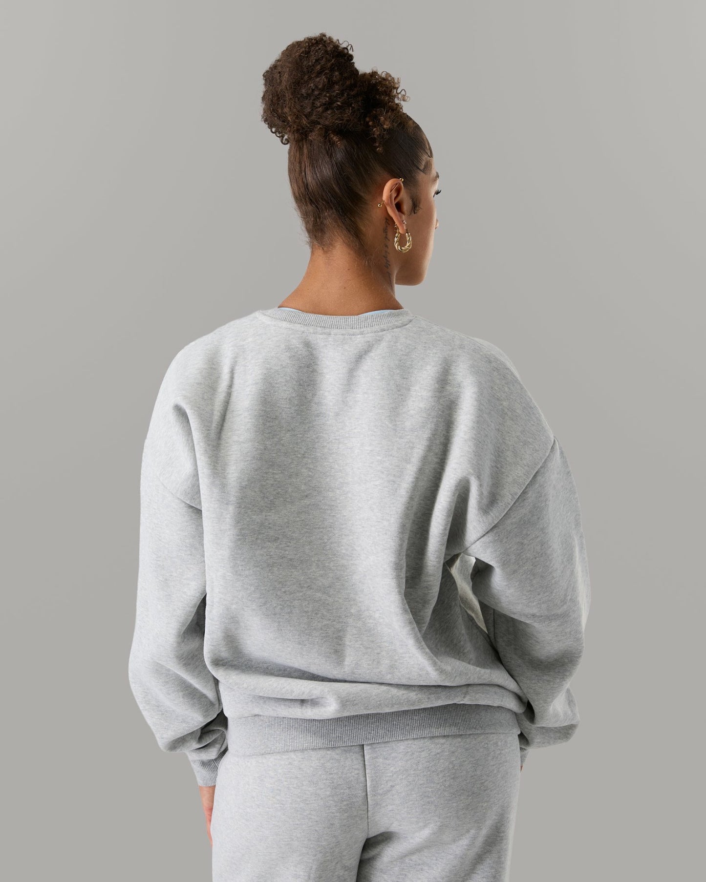 Staple Crewneck - Heather Grey - Workout Clothes | Alphalete