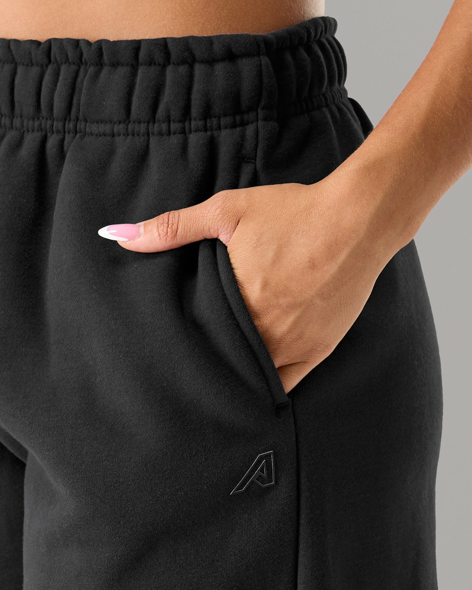 Staple Jogger - Black - Track Suits For Women | Alphalete