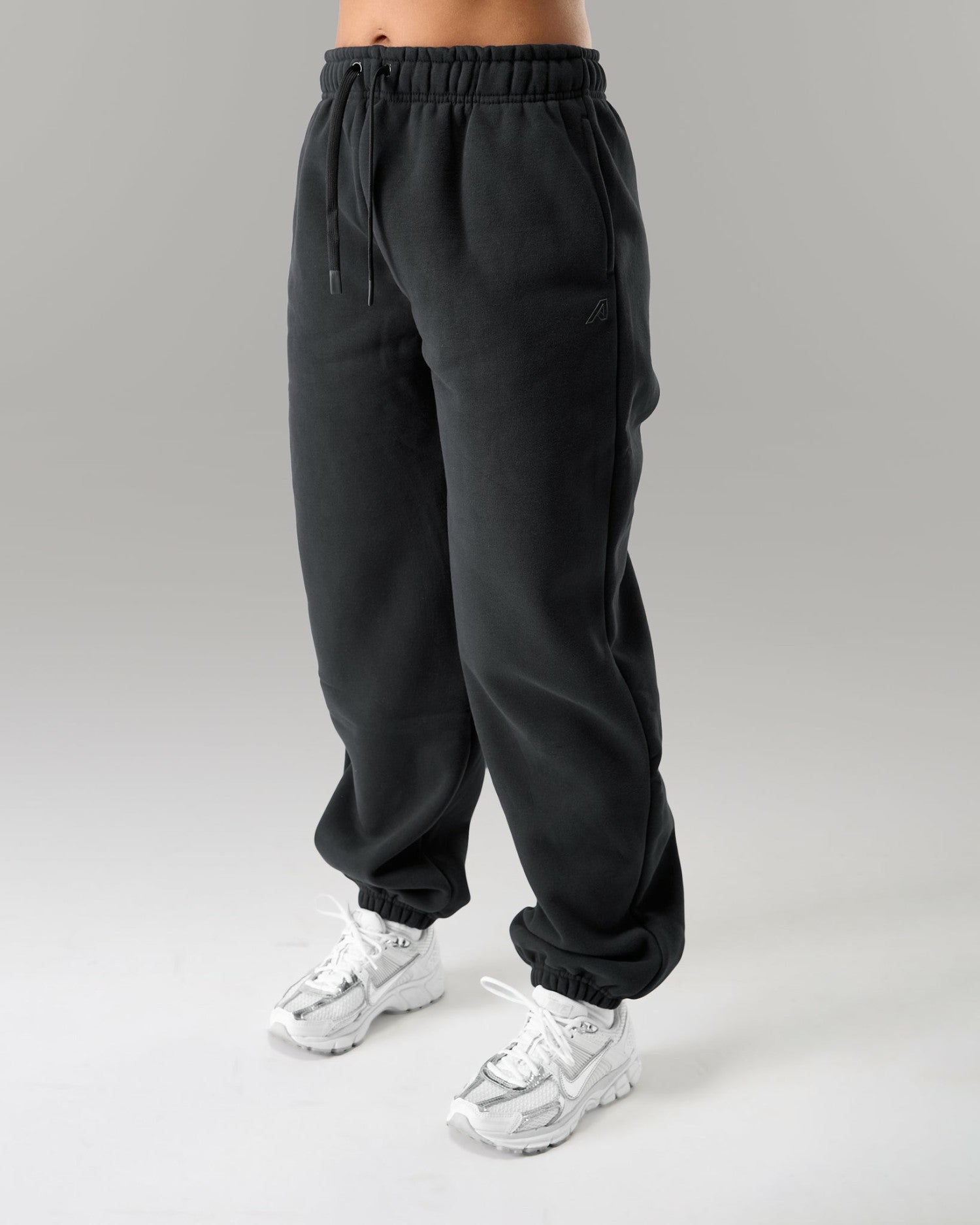 Staple Jogger - Black - Track Suits For Women | Alphalete