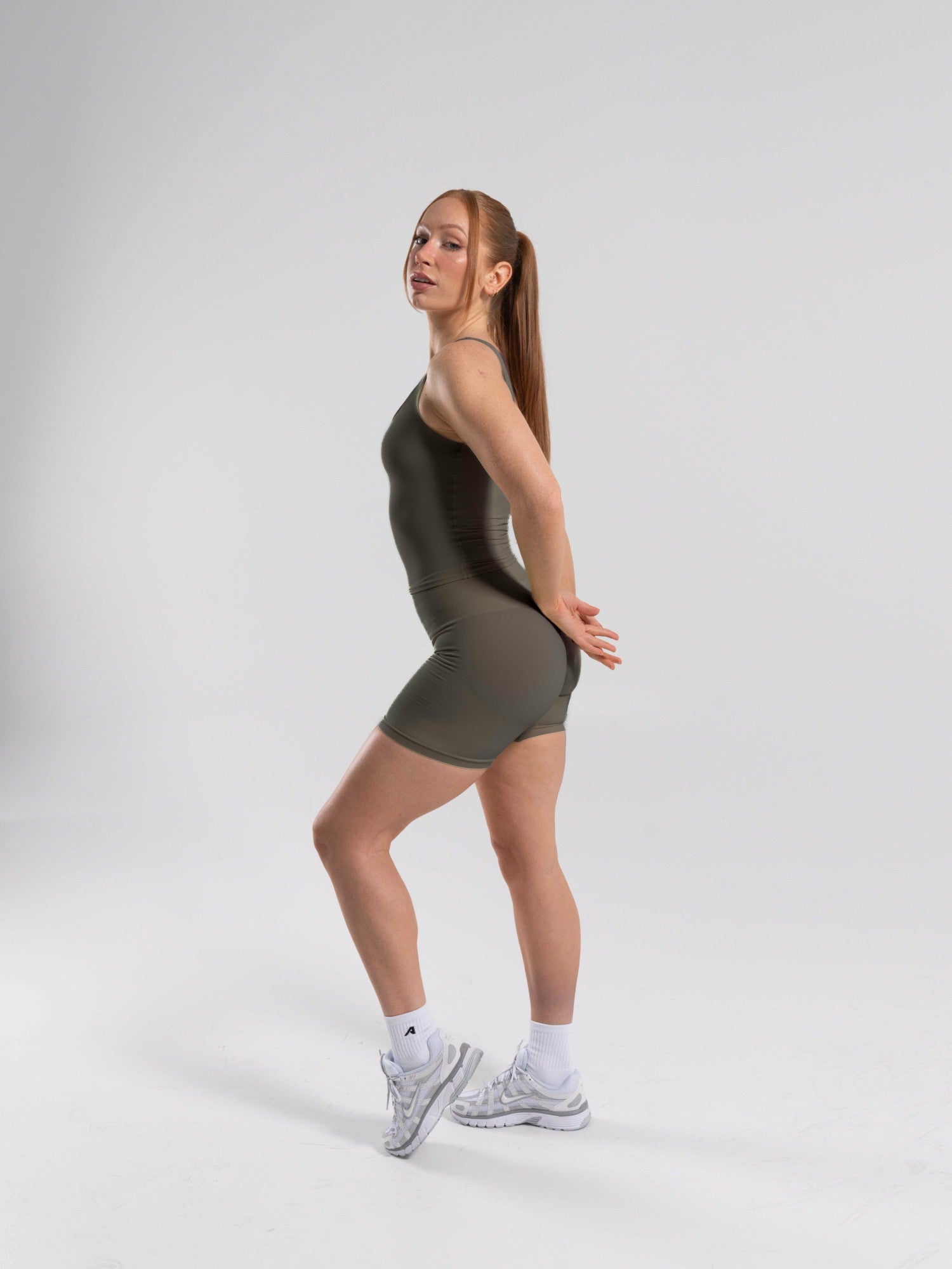 Softcurve Scoop Neck Tank - Khaki | Alphalete