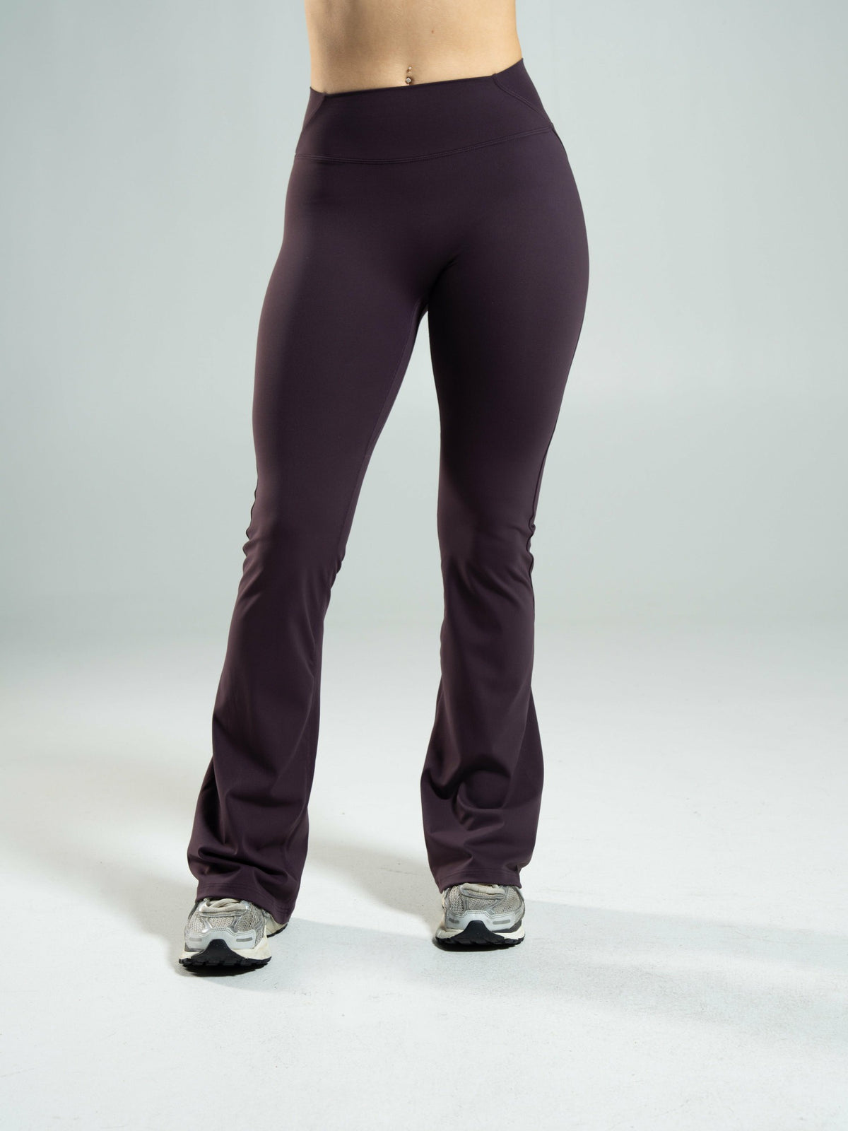 Aura Ultra-High Rise Flared Pant Long - Black Garnet | Alphalete