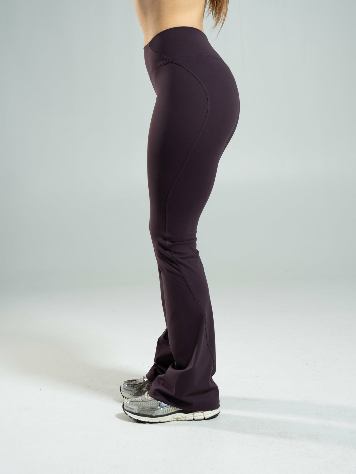 Aura Ultra-High Rise Flared Pant Long - Black Garnet | Alphalete