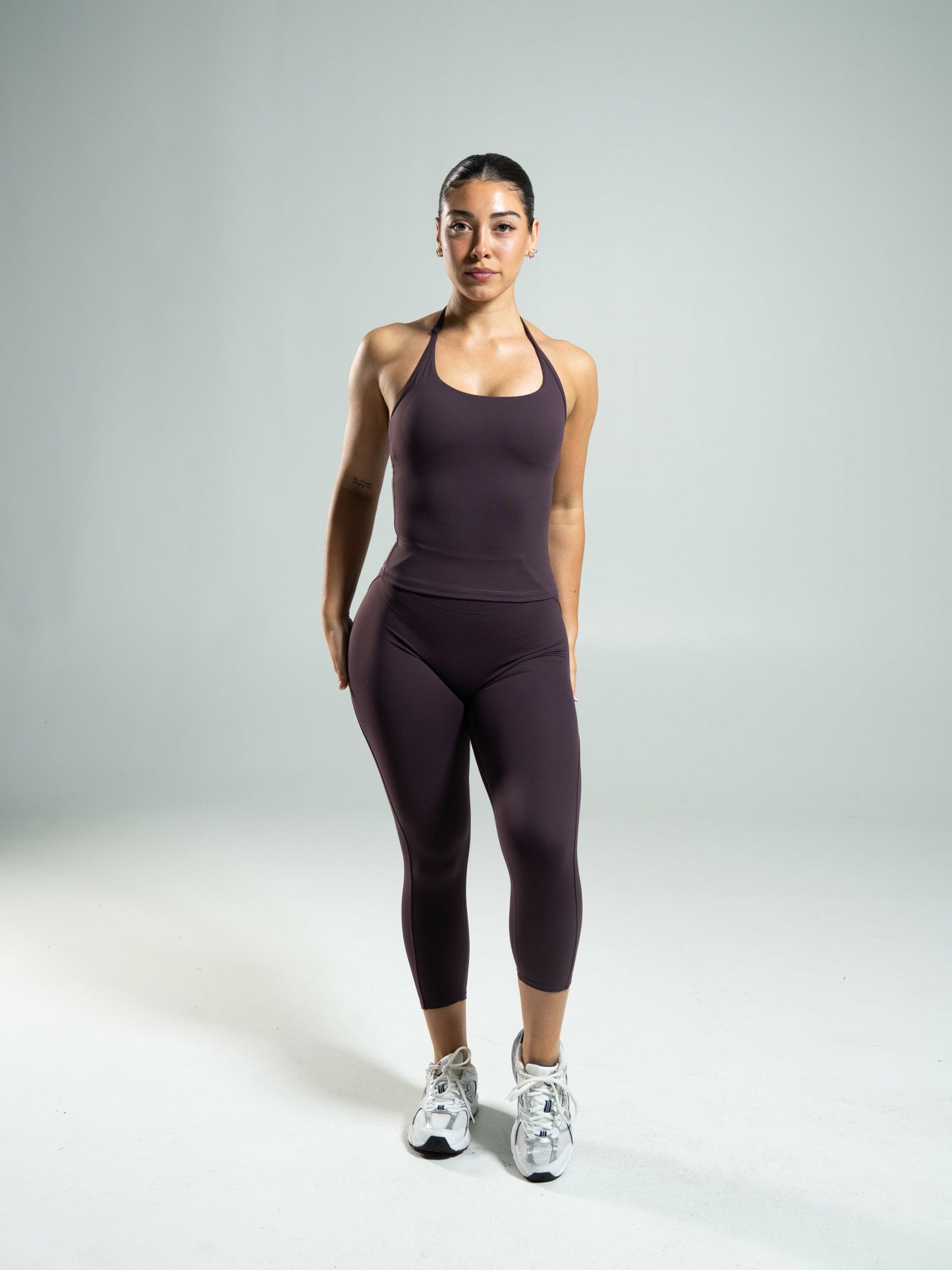 Aura Ultra-High Rise Capri - Black Garnet | Alphalete