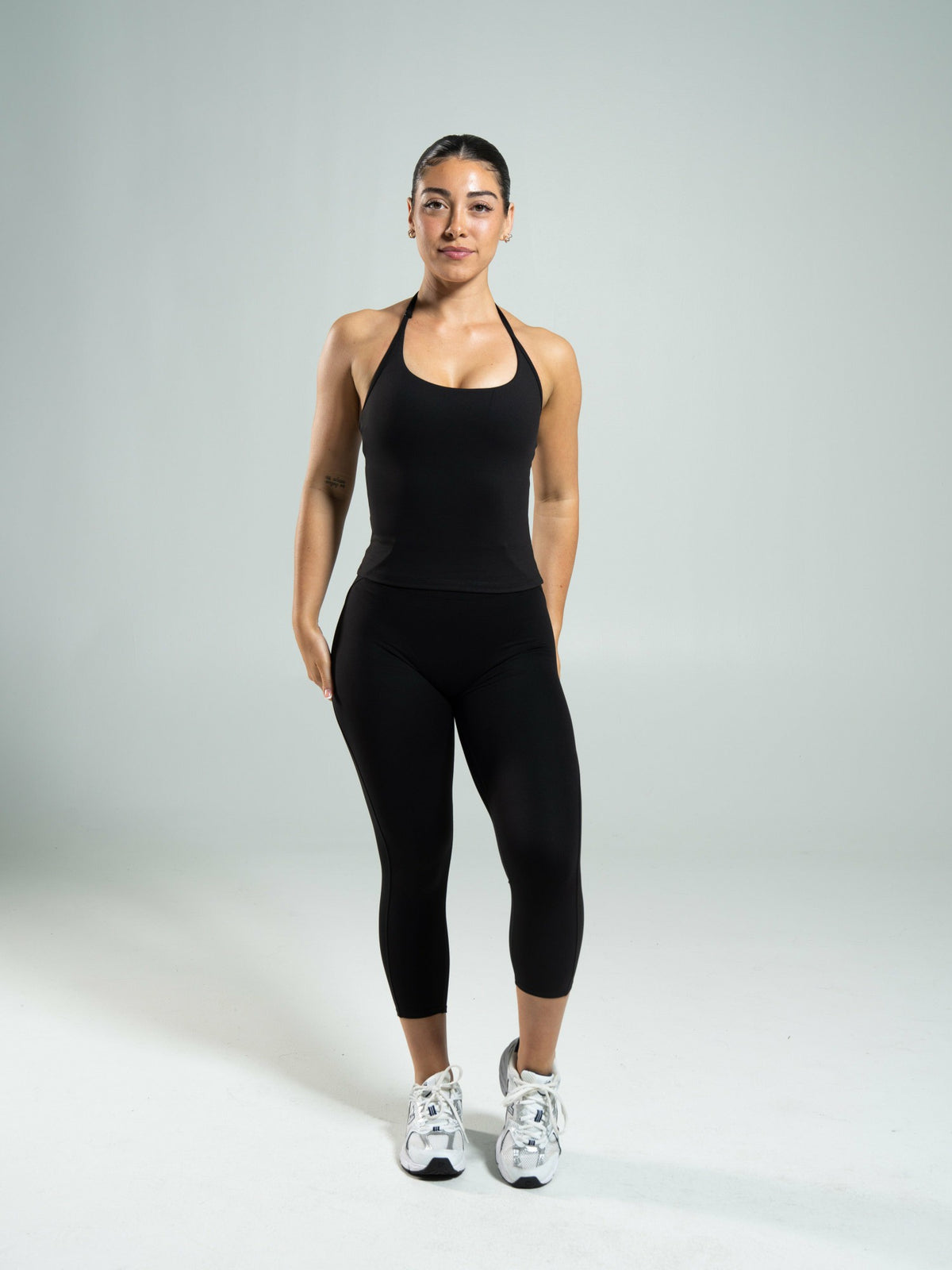 Aura Ultra-High Rise Capri - Black - Workout Clothes | Alphalete