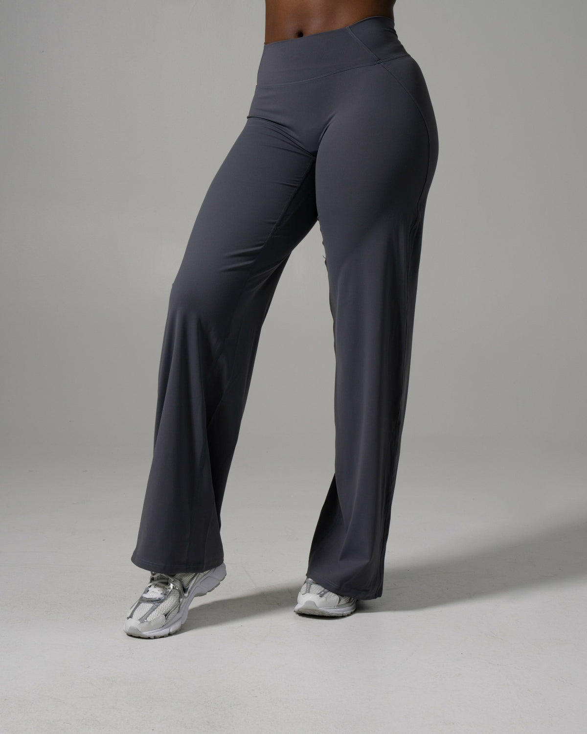 Aura Wide Leg Pant Long - Thunderstorm | Alphalete