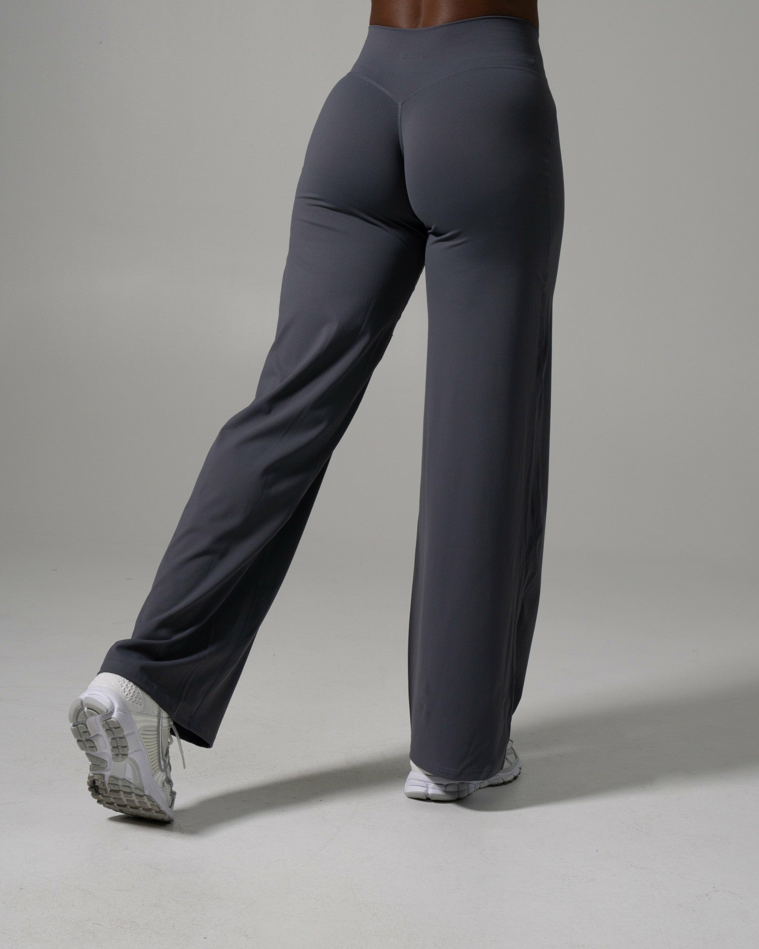 Aura Wide Leg Pant Long - Thunderstorm | Alphalete