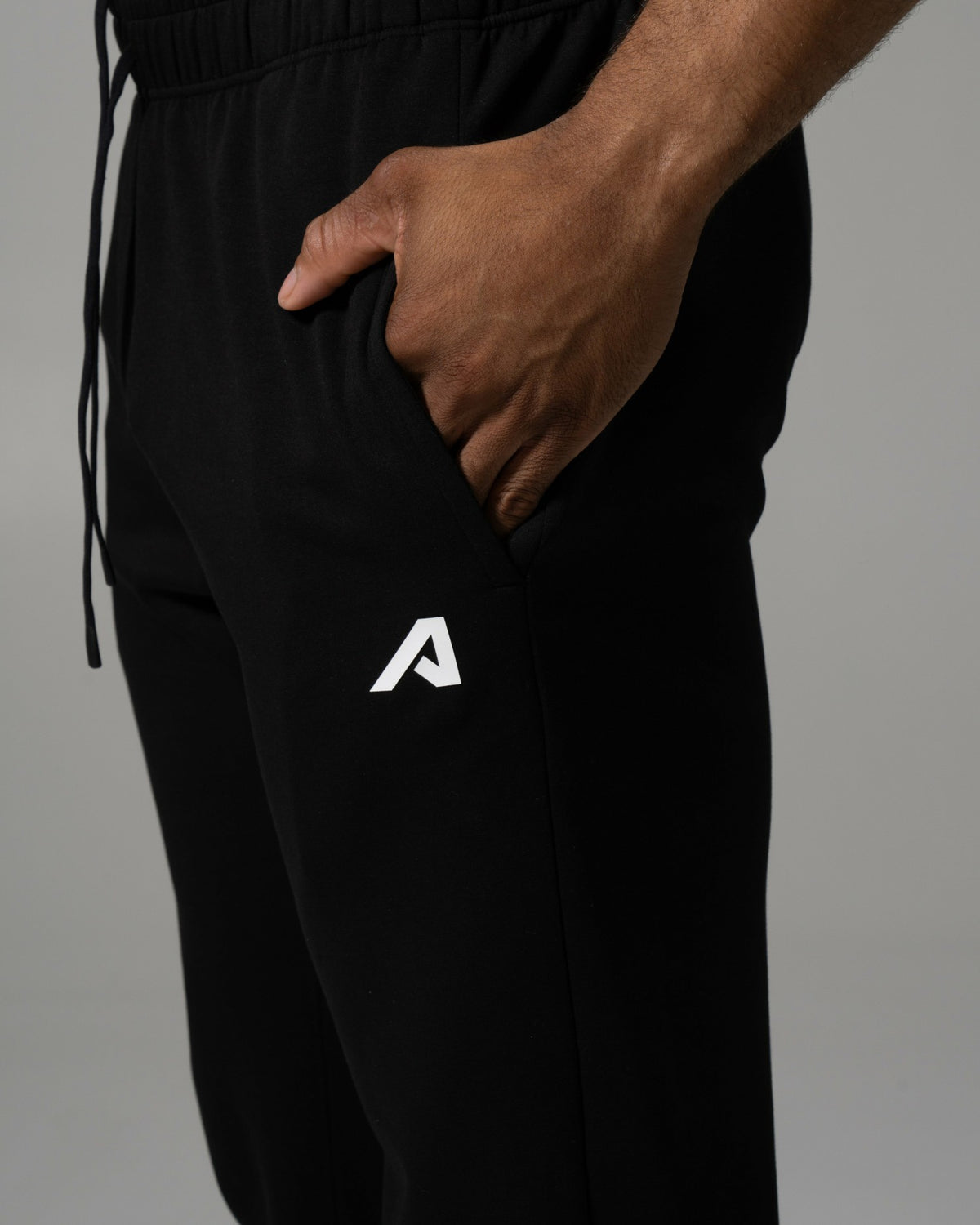 Vantage Jogger - Black - Mens Track Pants | Alphalete