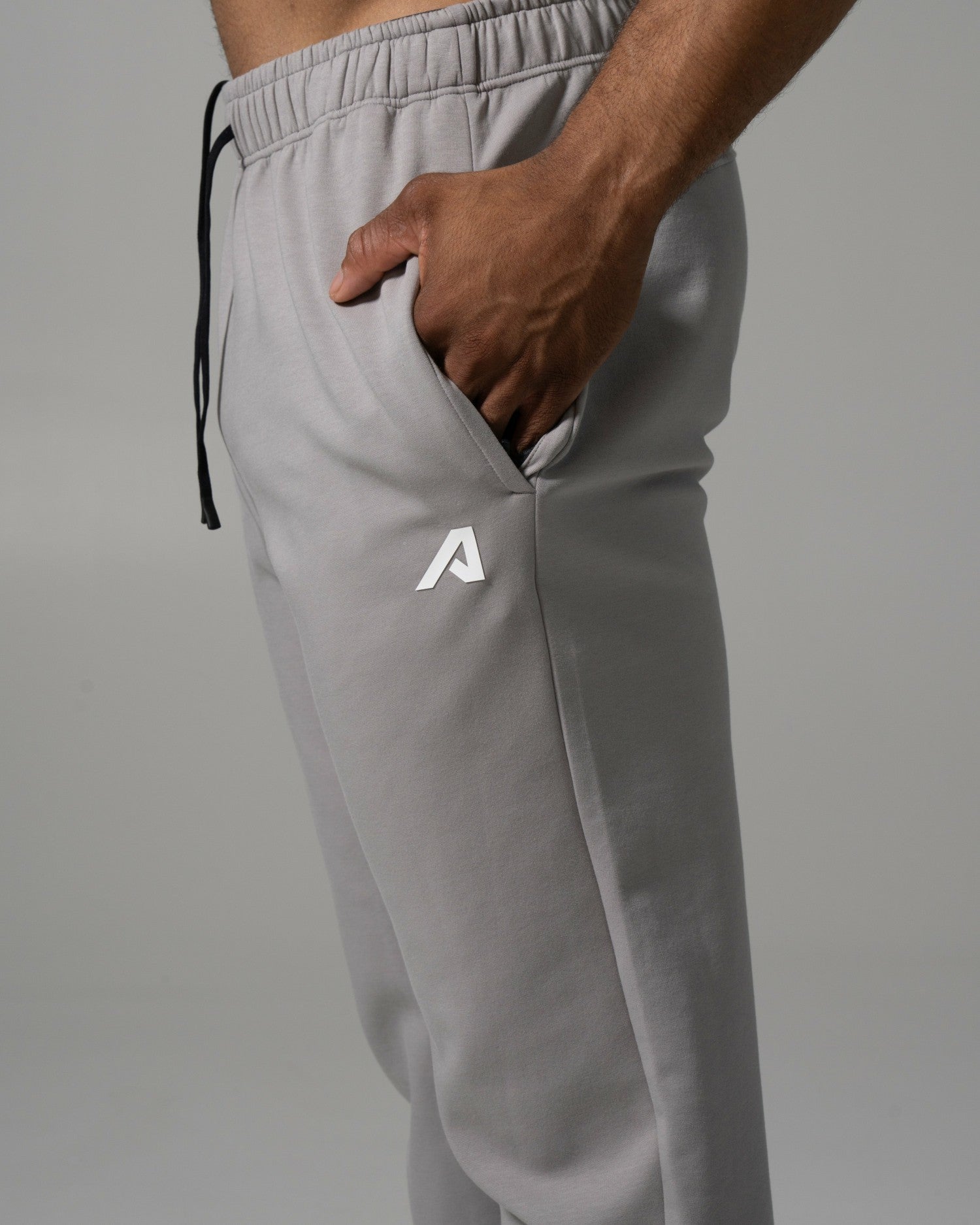 Vantage Jogger - Chrome - Mens Track Pants | Alphalete