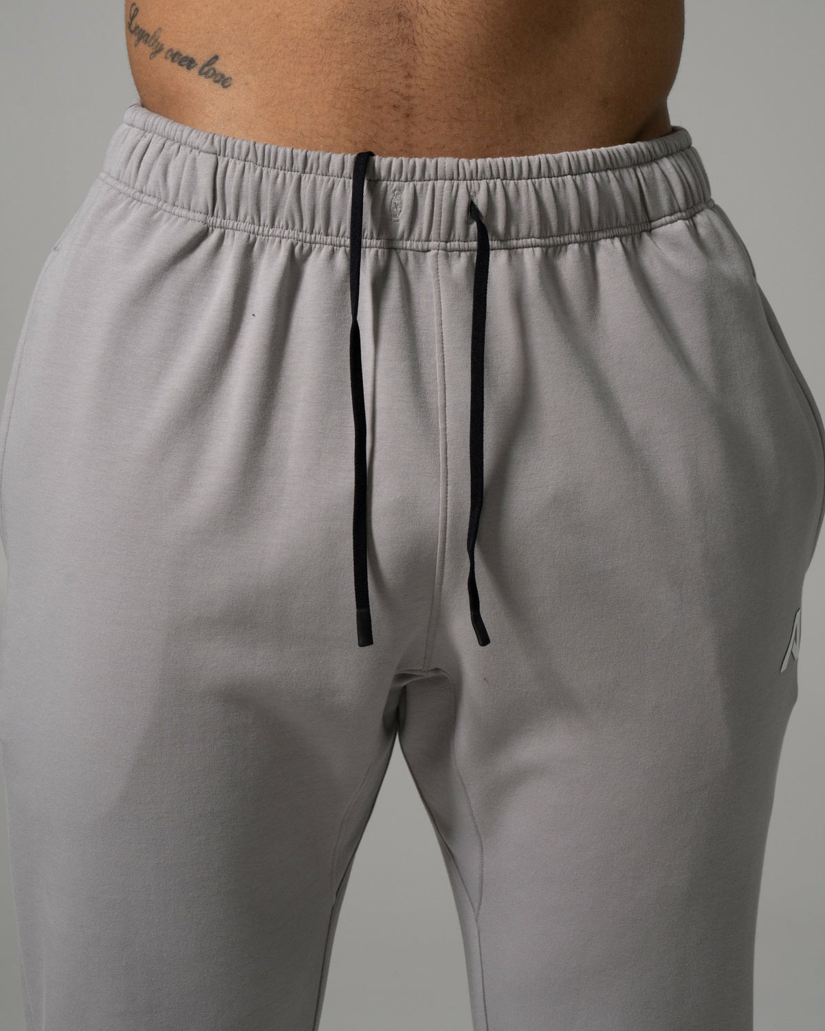 Vantage Jogger - Chrome - Mens Track Pants | Alphalete