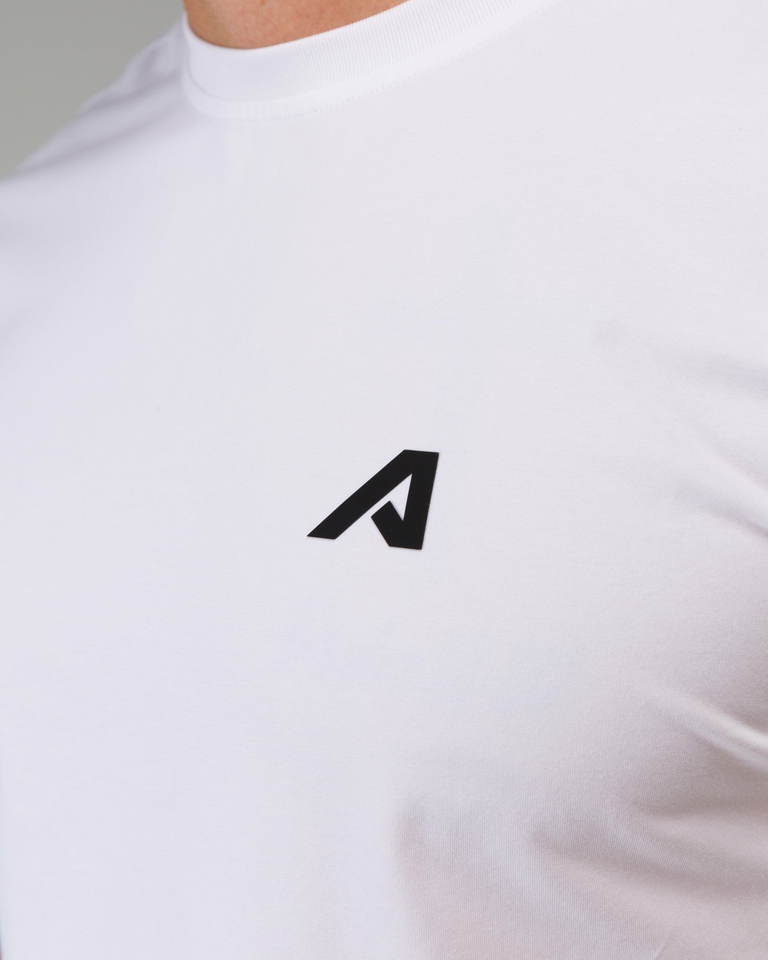 Momentum Tee - White - Mens Workout Tee | Alphalete