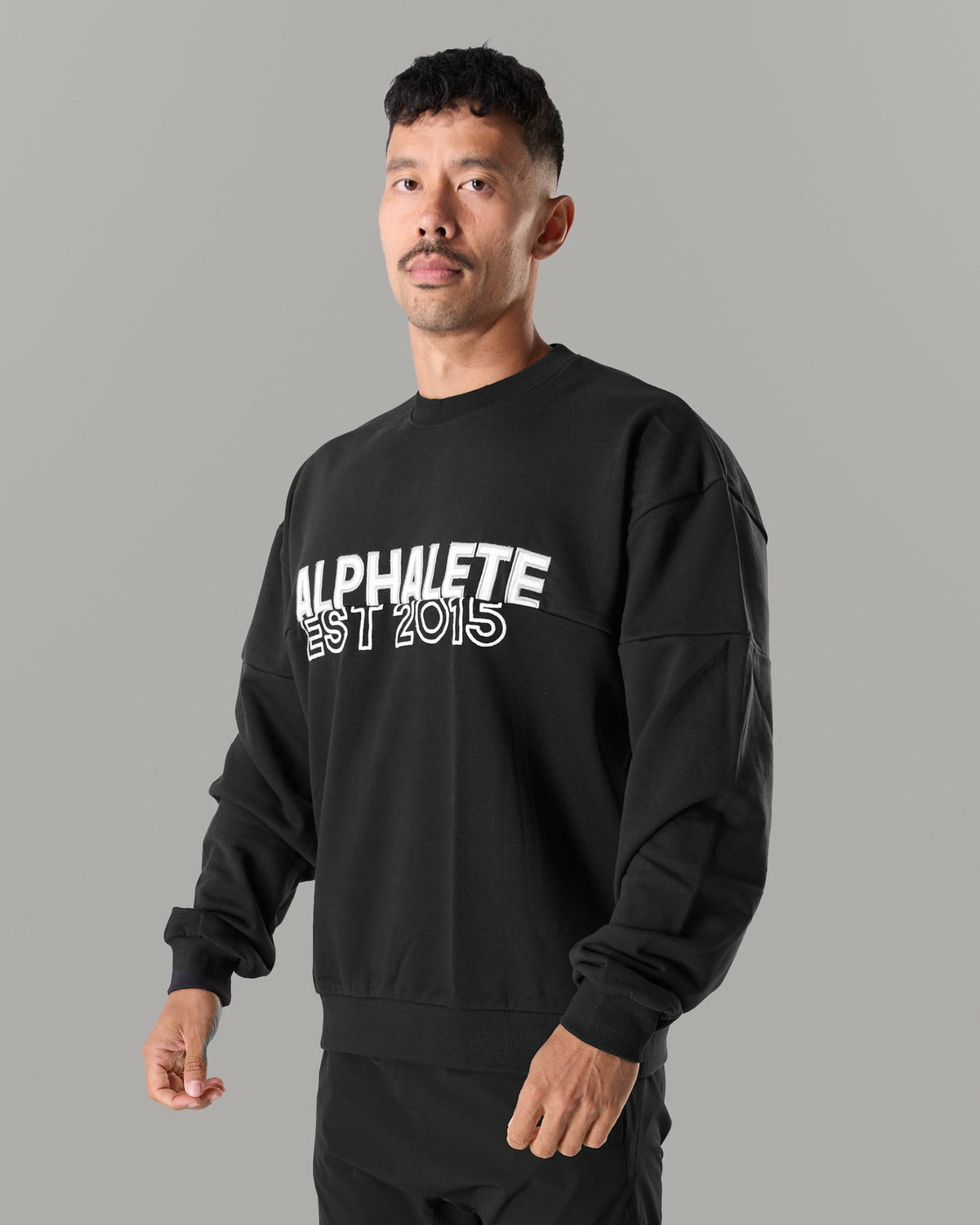Establishment Split Crewneck - Black - Workout Clothes | Alphalete