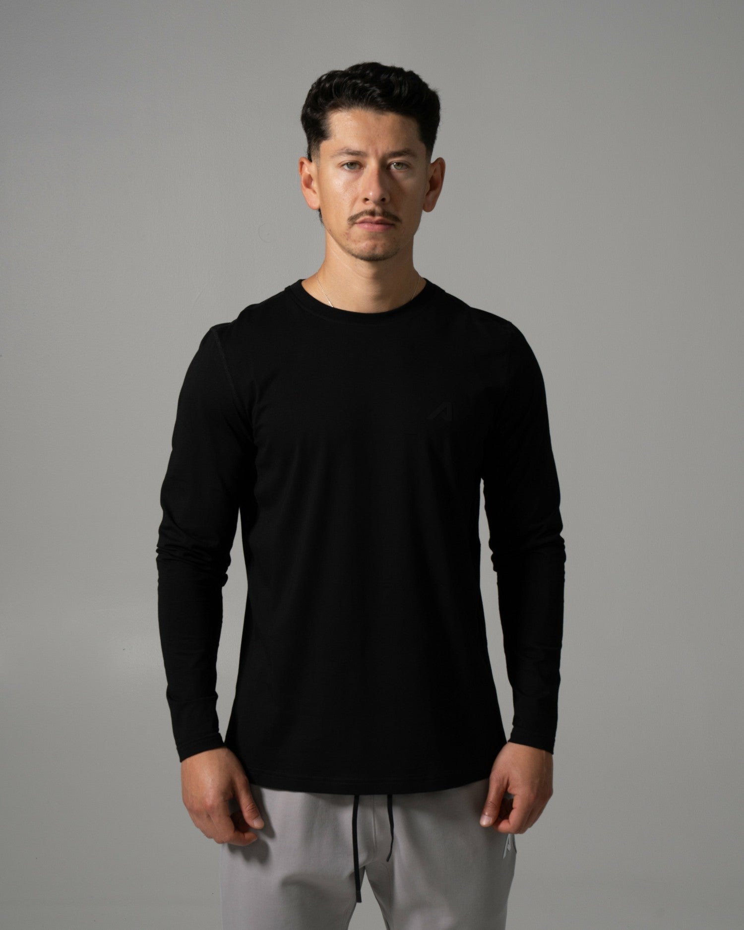 Momentum LS - Black - Workout Clothes | Alphalete