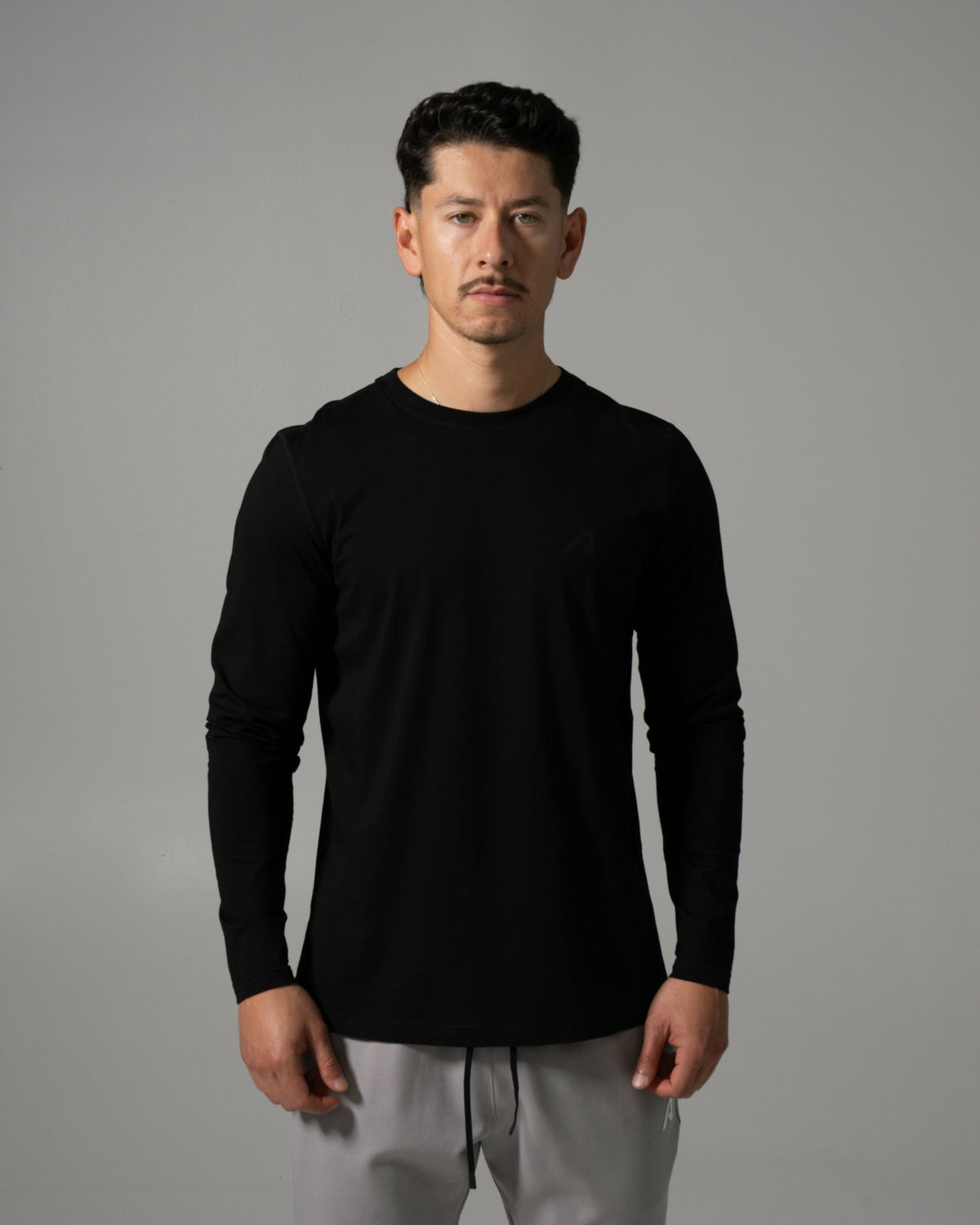Momentum LS - Black - Workout Clothes | Alphalete