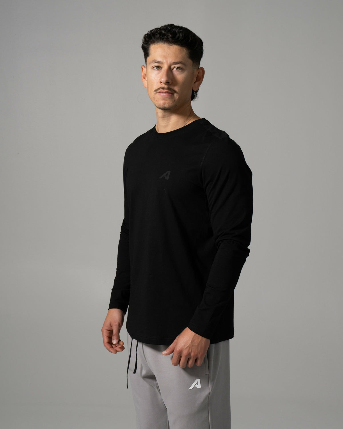 Momentum LS - Black - Workout Clothes | Alphalete