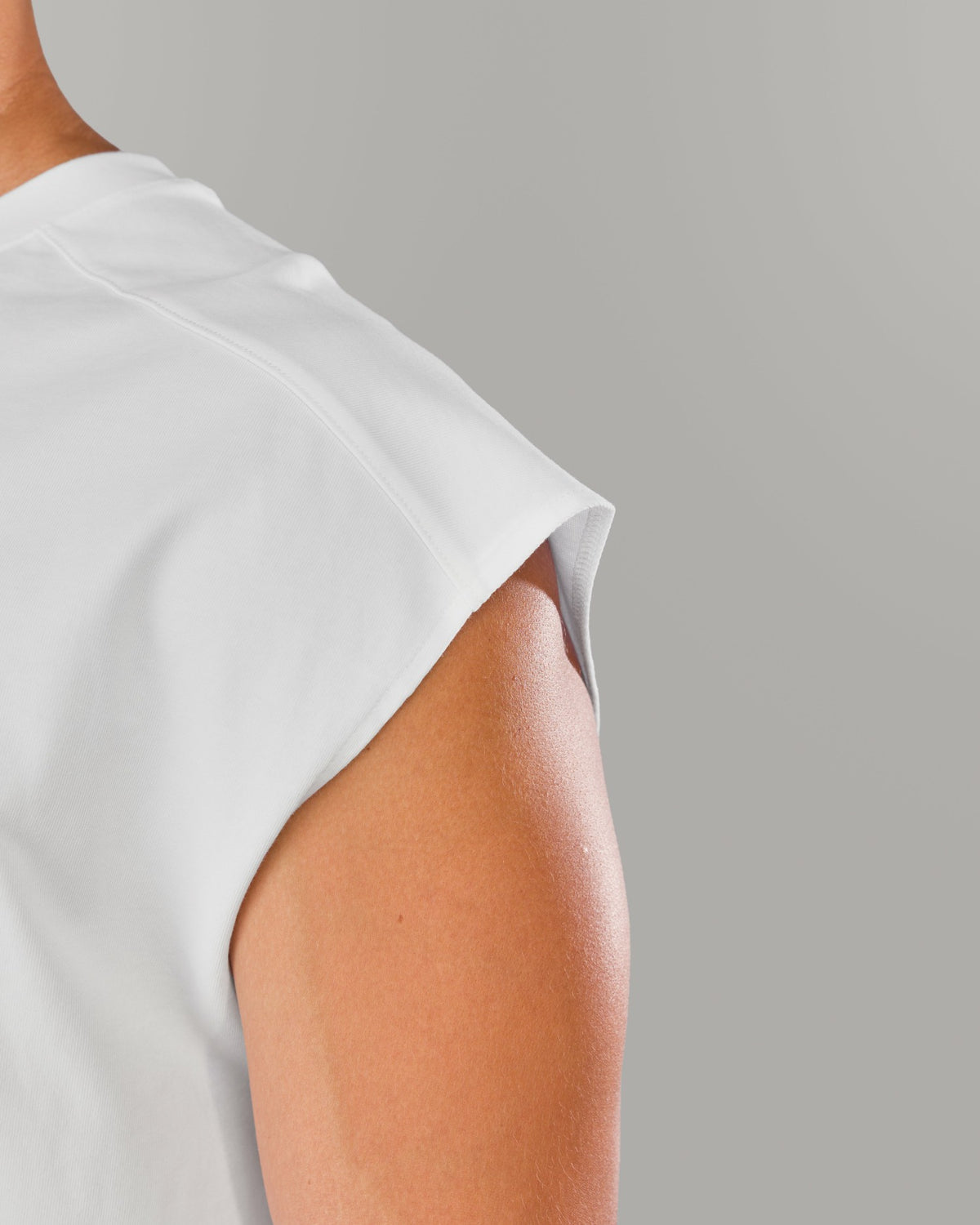 Union Mineral Cutoff - White - Mens Workout Tee | Alphalete