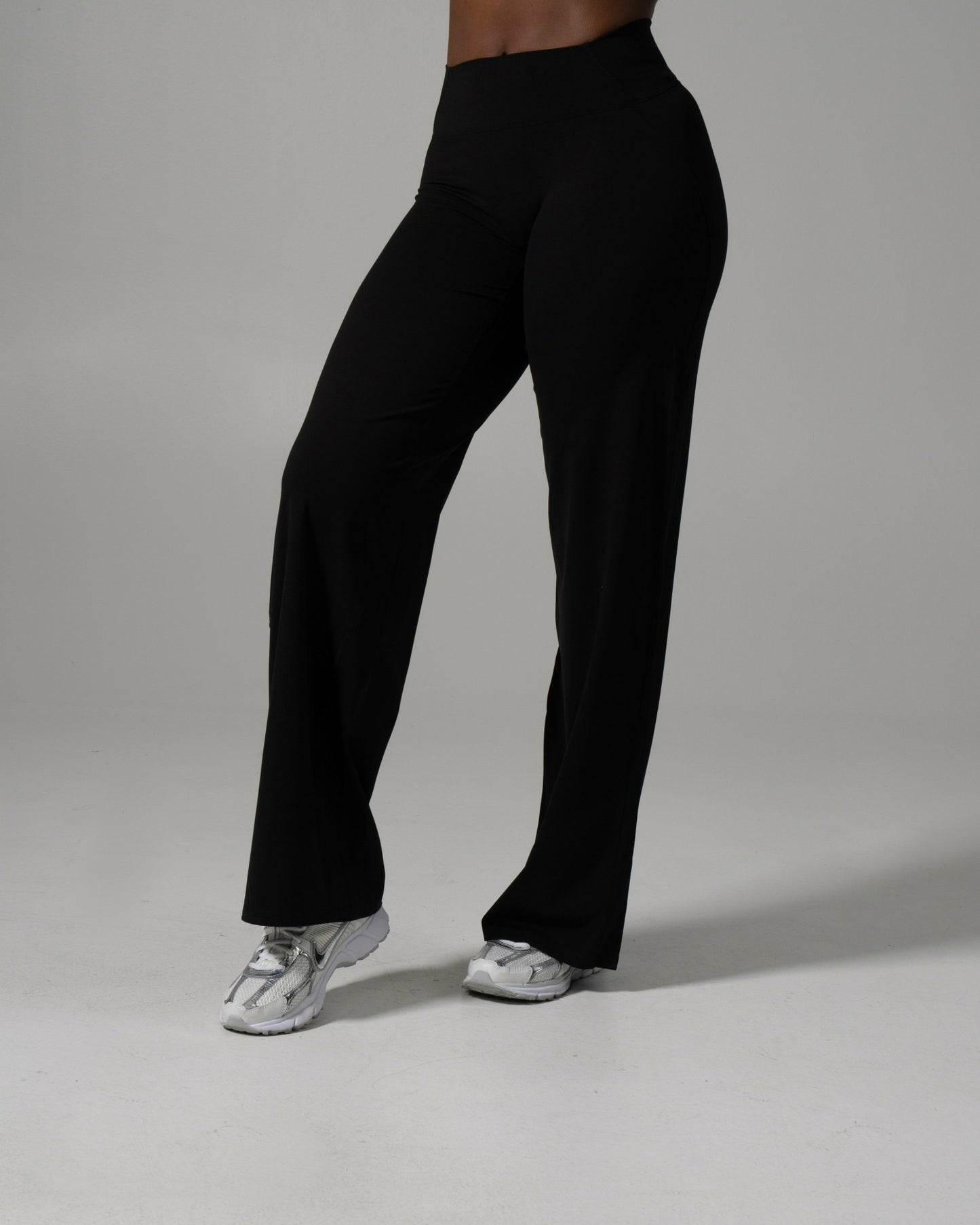 Aura Wide Leg Pant Long - Black | Alphalete