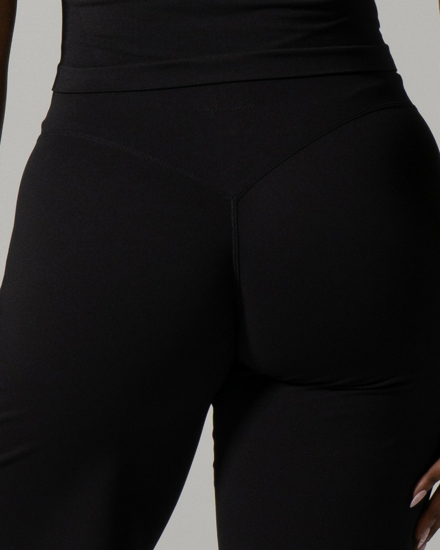Aura Wide Leg Pant Long - Black | Alphalete