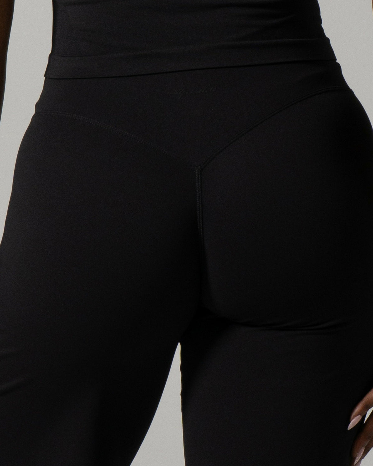 Aura Wide Leg Pant Long - Black | Alphalete