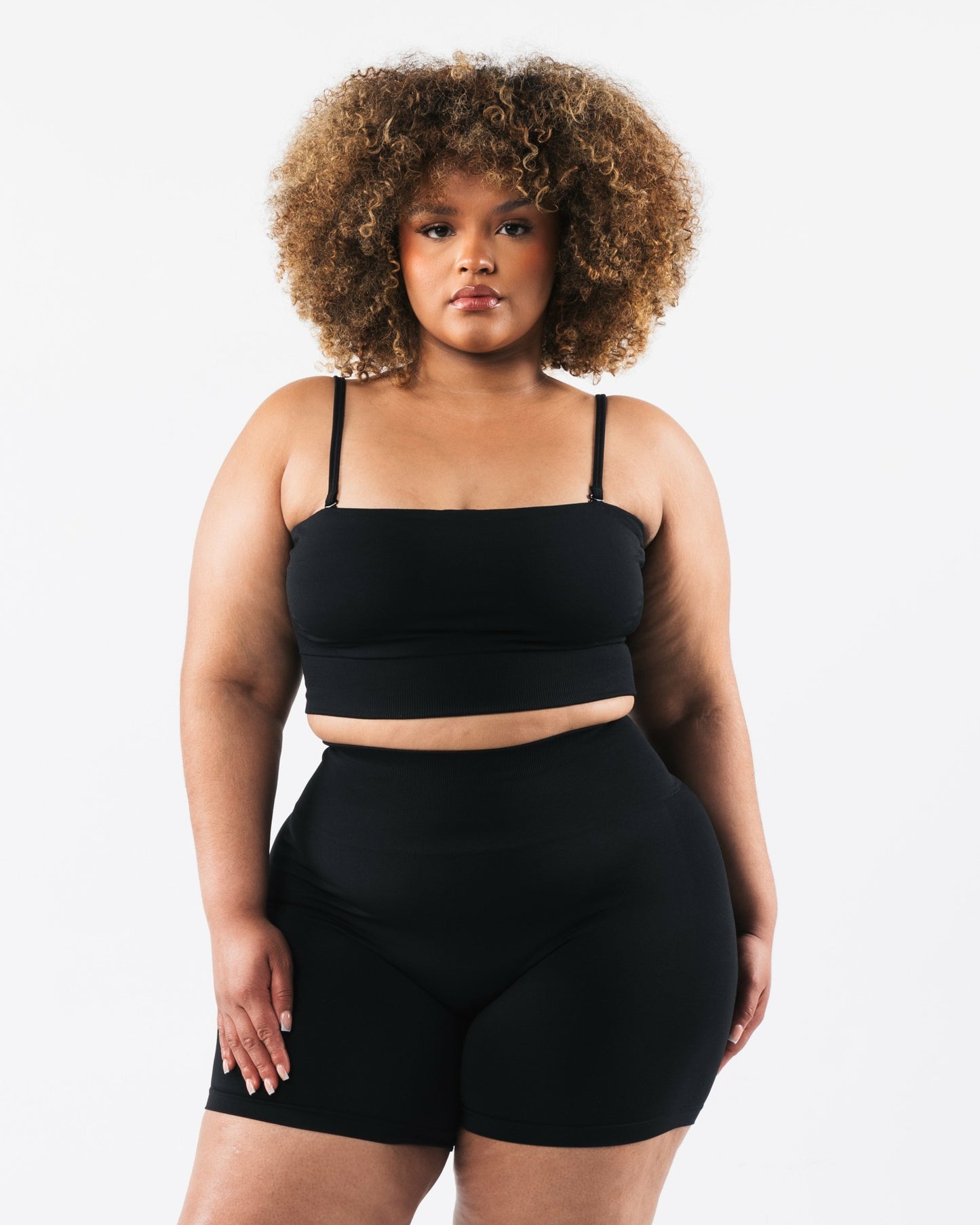 Amplify Gemini Bra - Black - Best Sports Bra | Alphalete