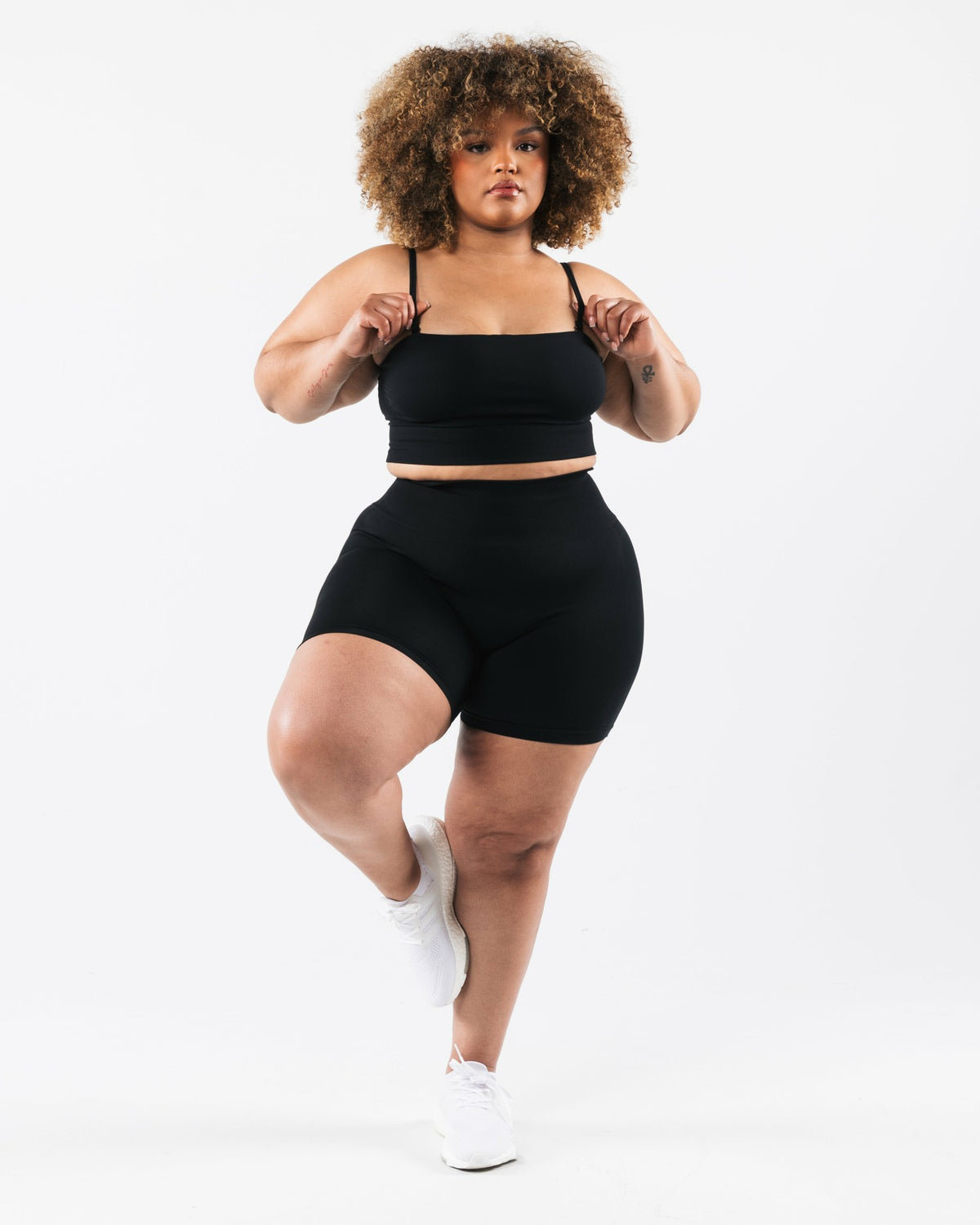 Amplify Gemini Bra - Black - Best Sports Bra | Alphalete