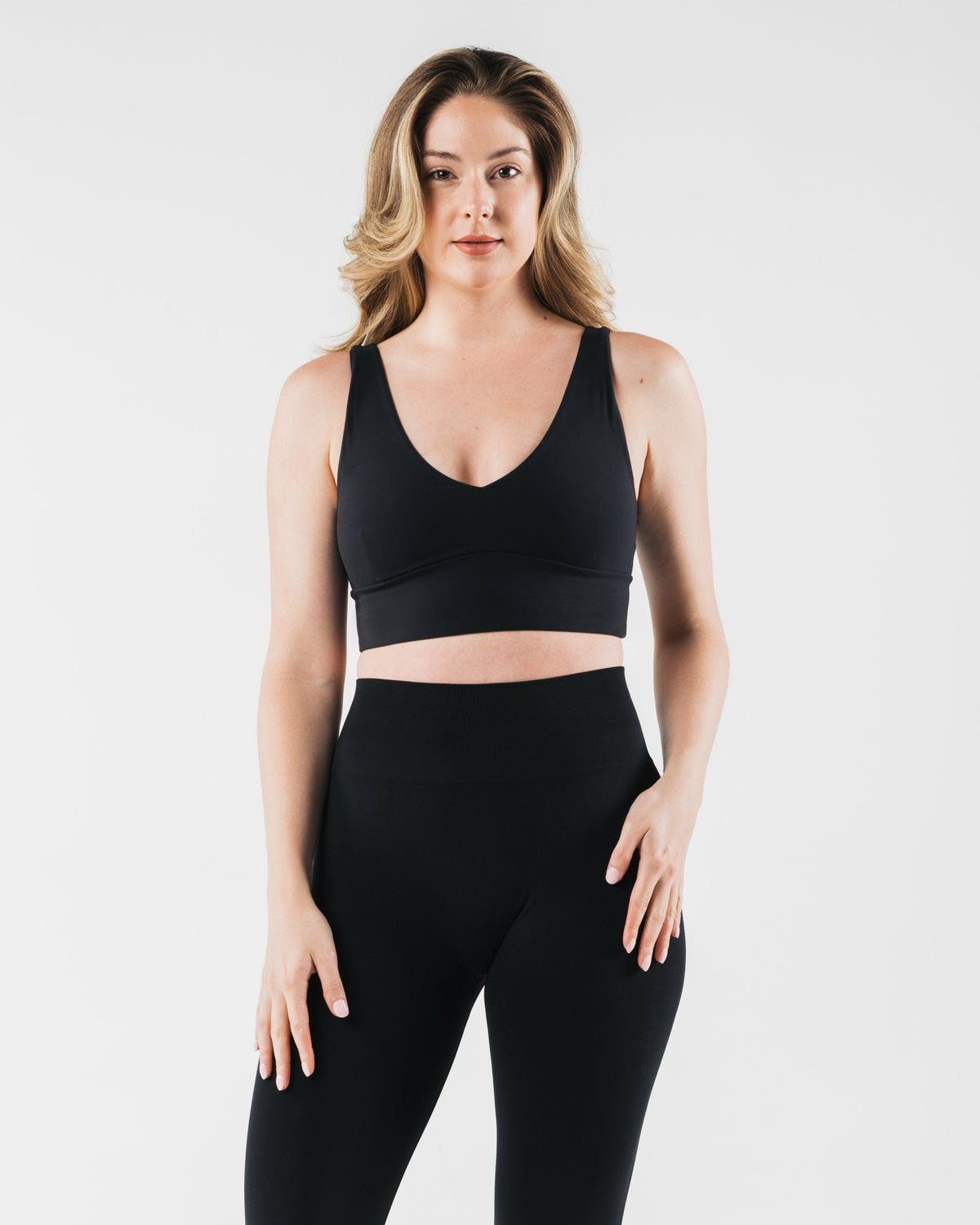 Celeste Bra C/D Cup - Black - Best Sports Bra | Alphalete