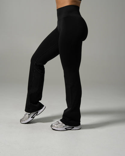 Pump Mid Rise Flared Pant - Black | Alphalete