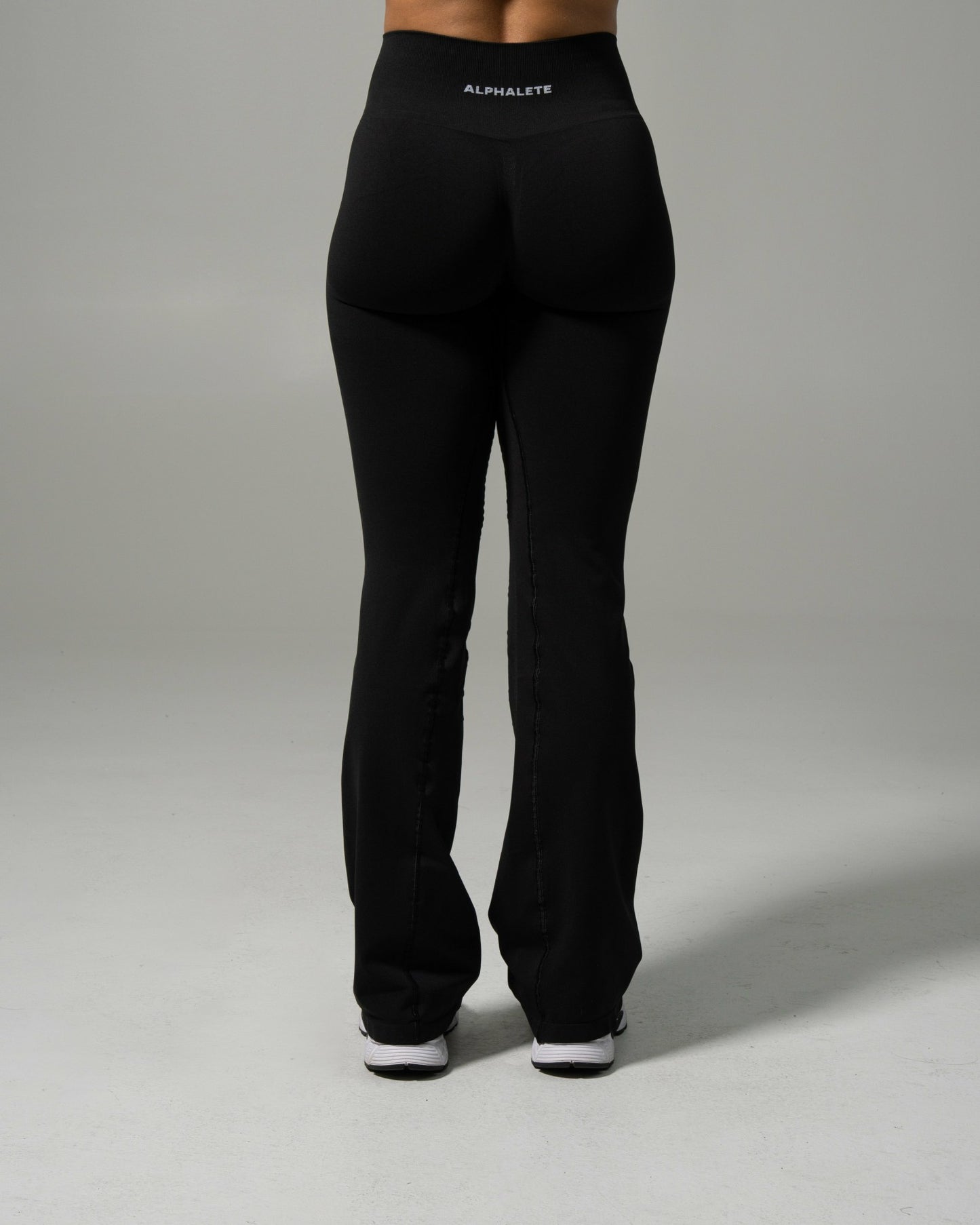 Pump Mid Rise Flared Pant - Black | Alphalete