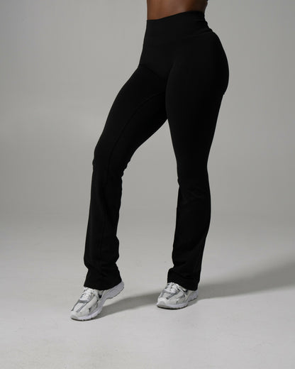 Pump Mid Rise Flared Pant Long - Black | Alphalete