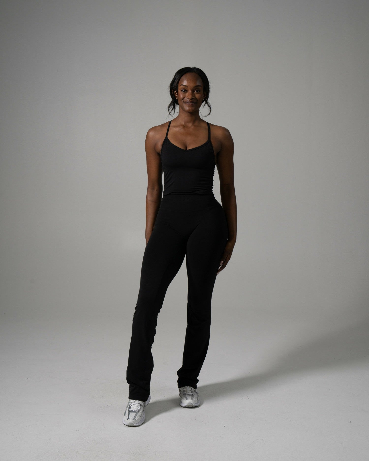 Pump Mid Rise Flared Pant Long - Black | Alphalete