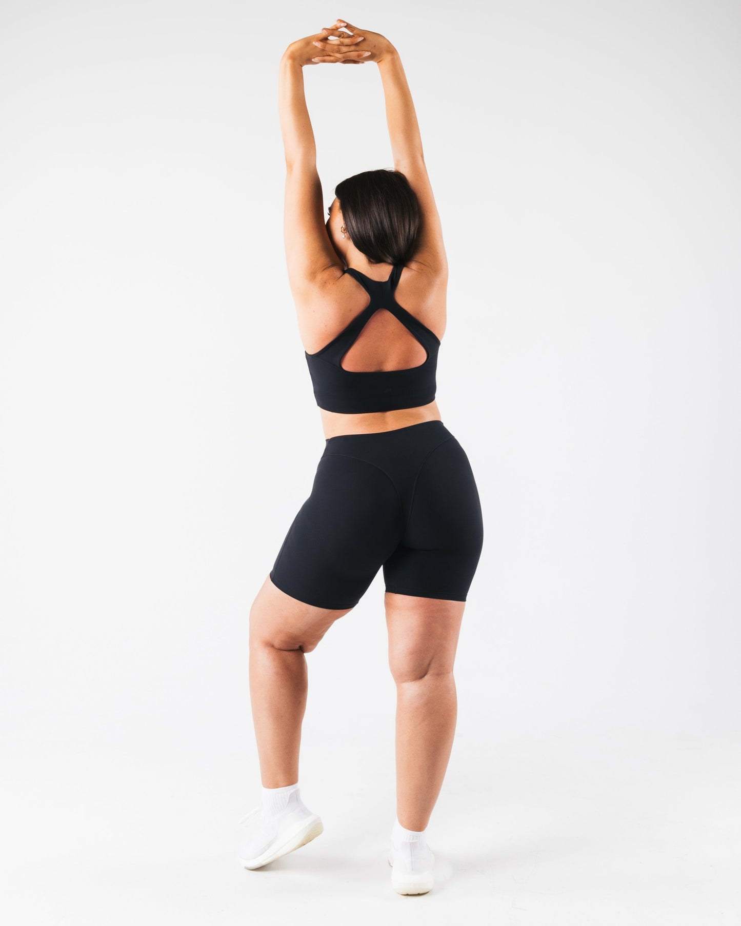 Deep V Cady Bra - Black - Best Sports Bra | Alphalete