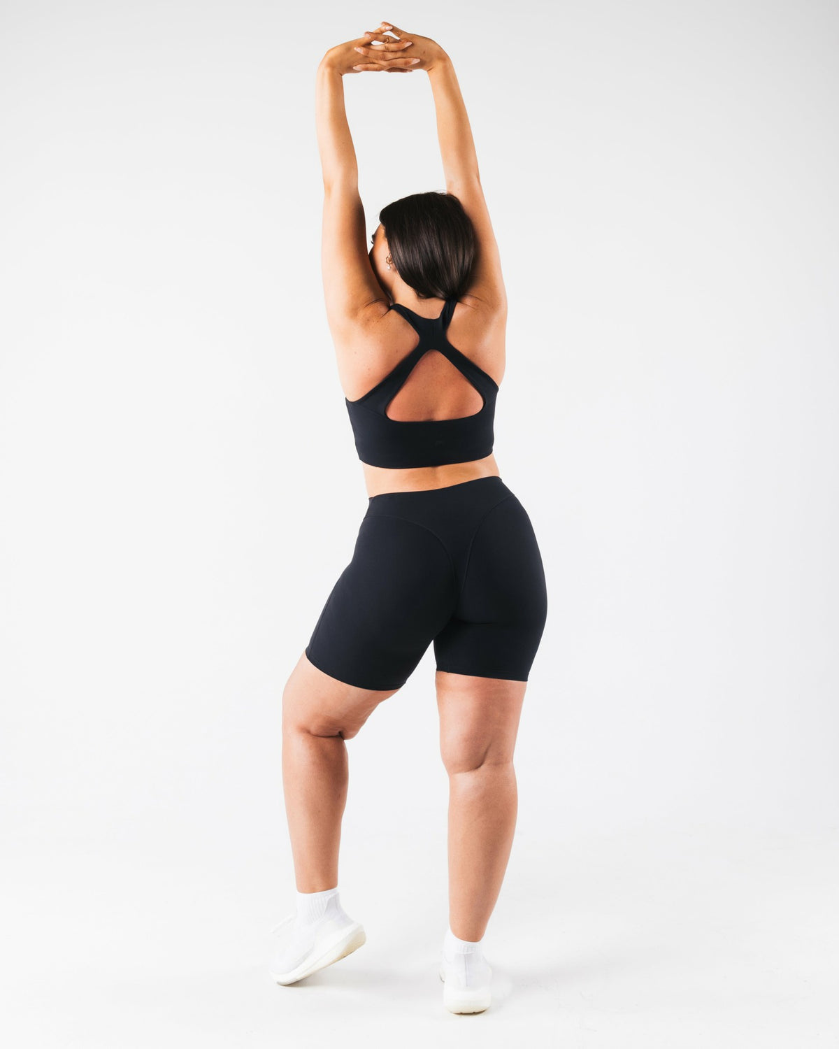 Deep V Cady Bra - Black - Best Sports Bra | Alphalete
