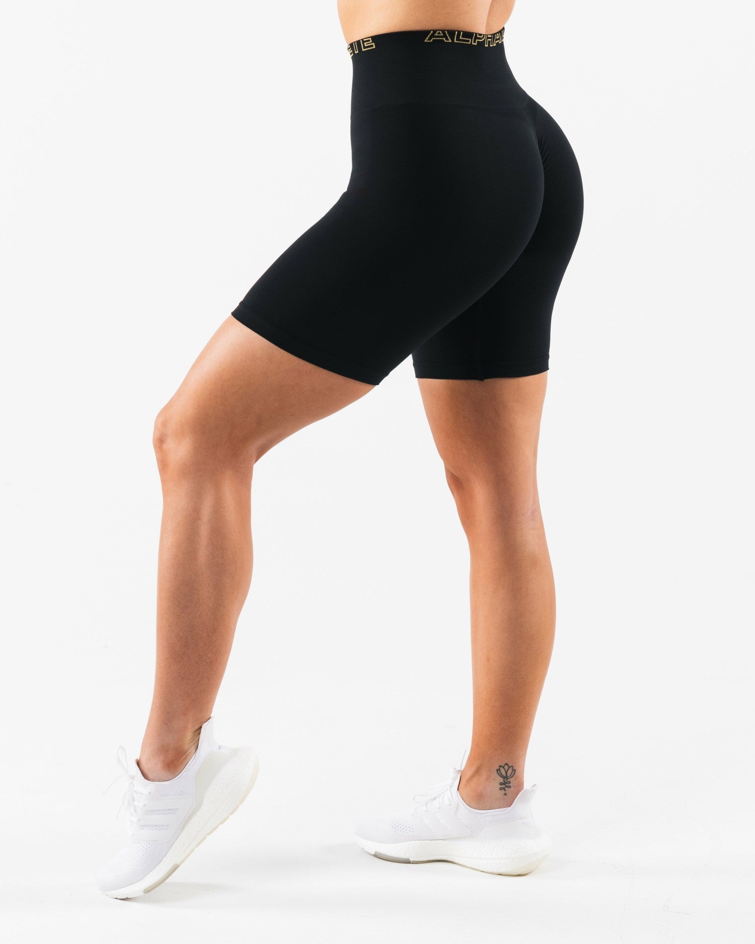Amplify Gravity Ultra-High Rise Biker Short - Black SE | Alphalete