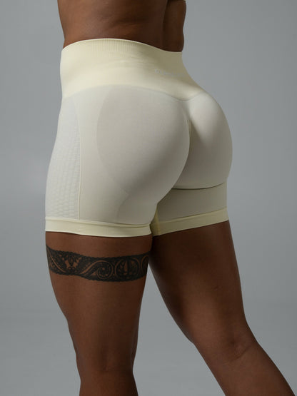 Contour Mid Rise Short - Buttercream | Alphalete