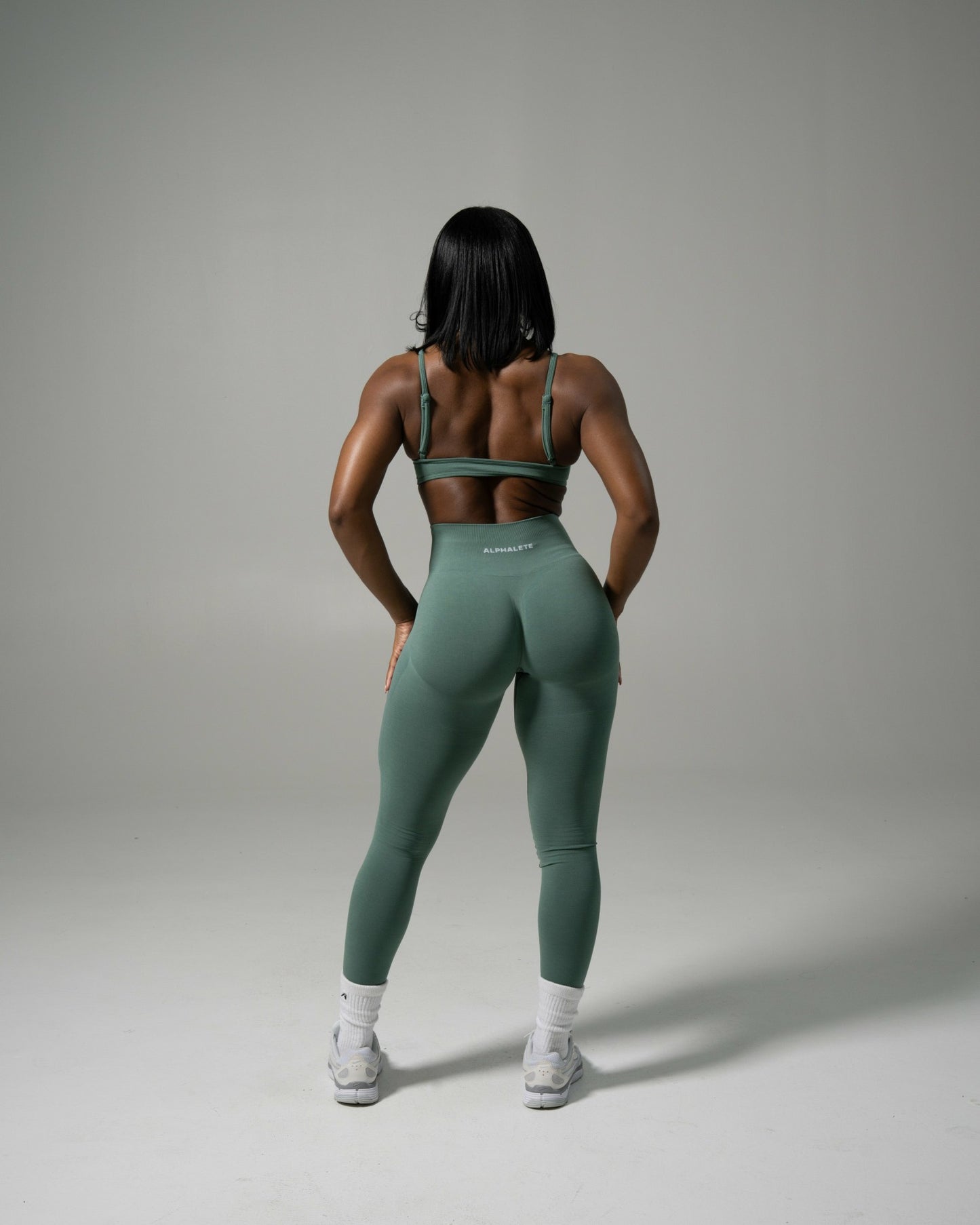 Pump Mid Rise Legging - Juniper Green | Alphalete