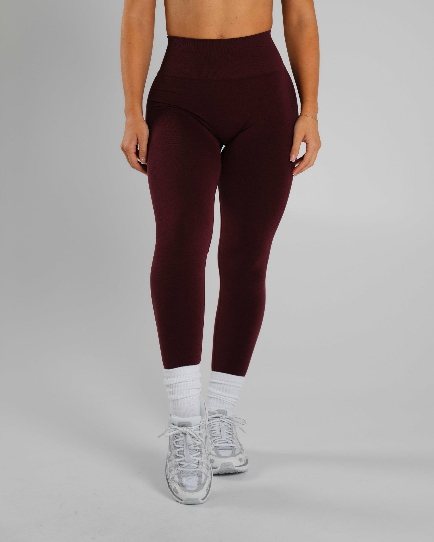 Amplify Ultra-High Rise Legging - Merlot | Alphalete