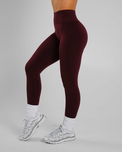 Amplify Ultra-High Rise Legging - Merlot | Alphalete